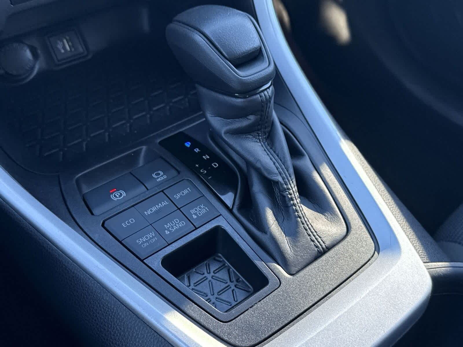 Thumbnail: 2024 Toyota RAV4 - 25