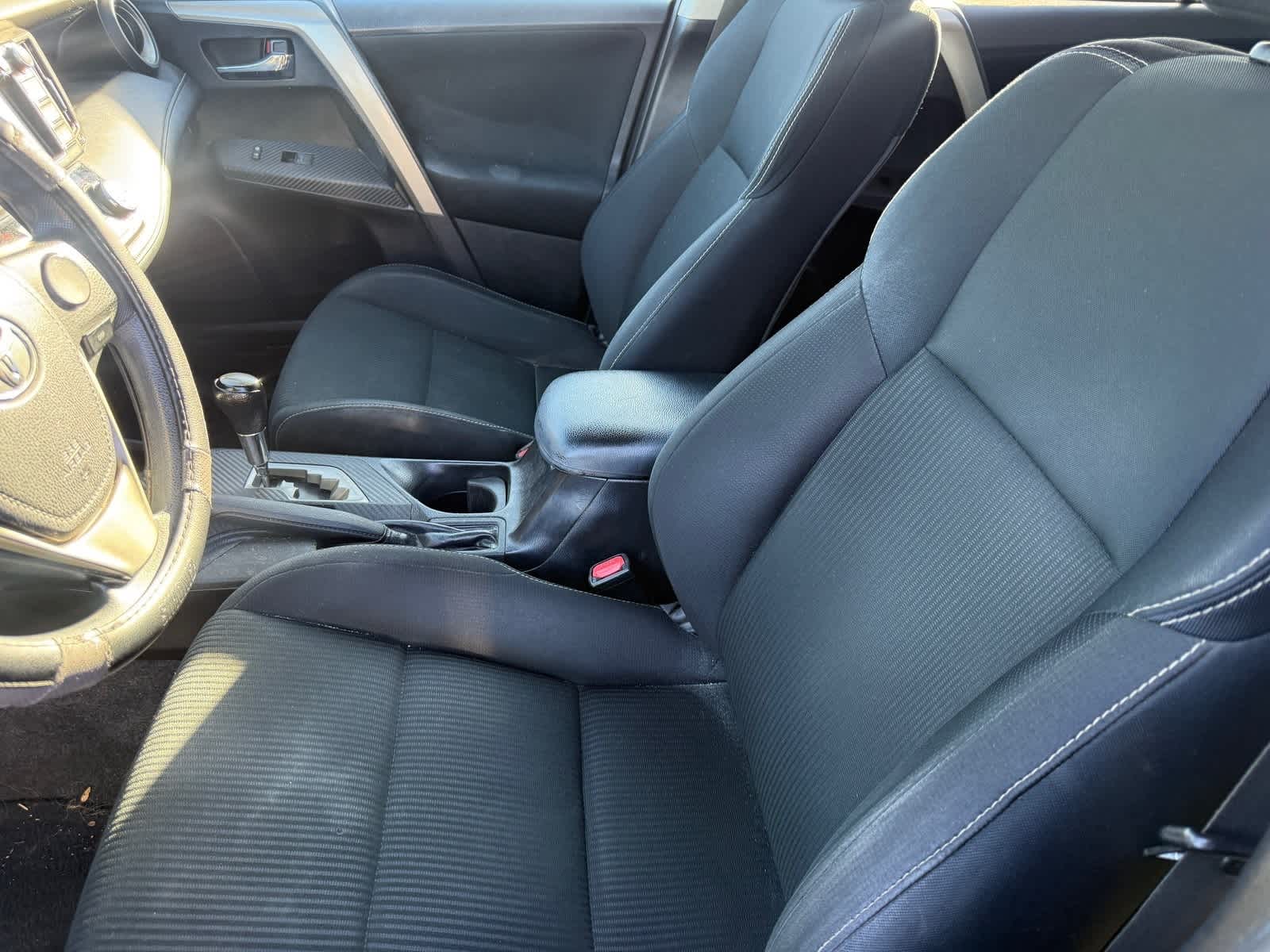 Thumbnail: 2015 Toyota RAV4 - 17