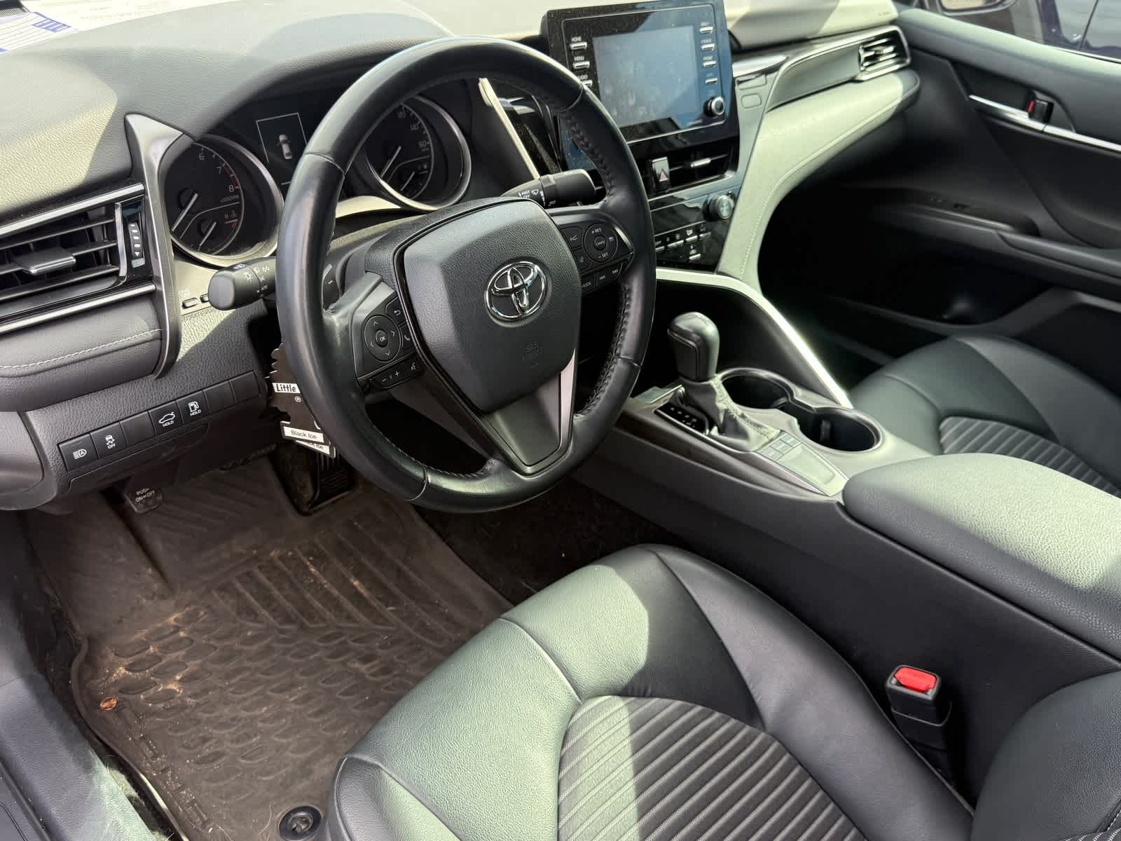 Thumbnail: 2022 Toyota Camry - 12