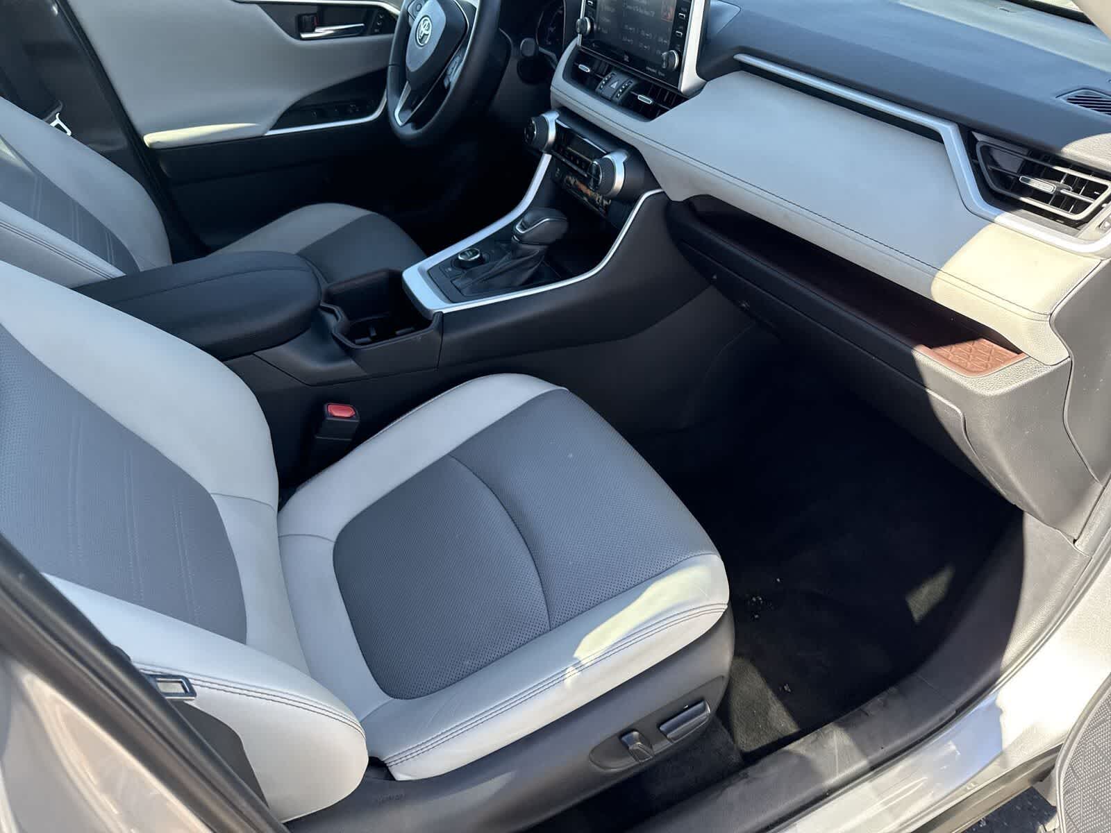 Thumbnail: 2022 Toyota RAV4 - 12