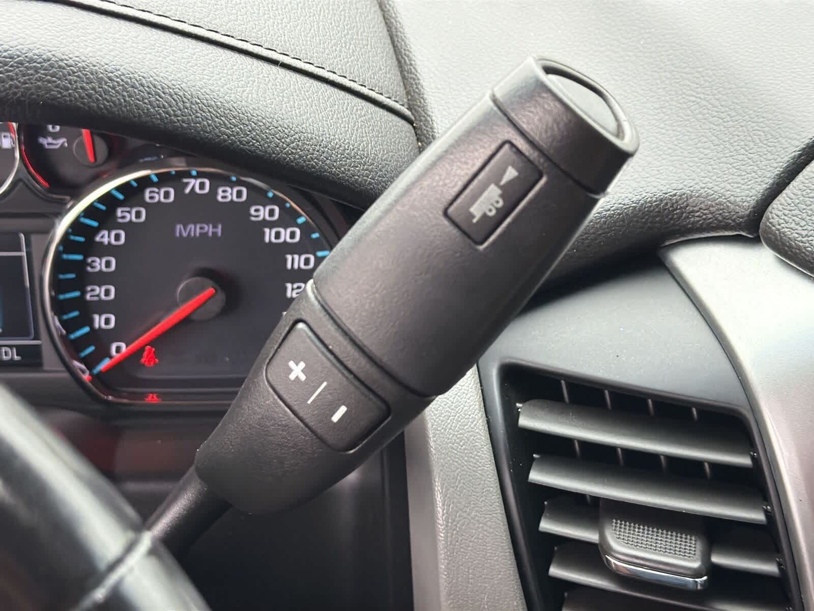 Thumbnail: 2020 Chevrolet Tahoe - 25