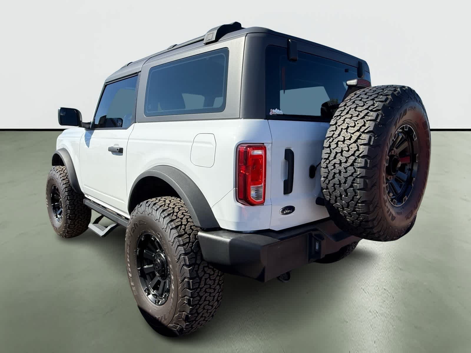 Thumbnail: 2023 Ford Bronco - 3