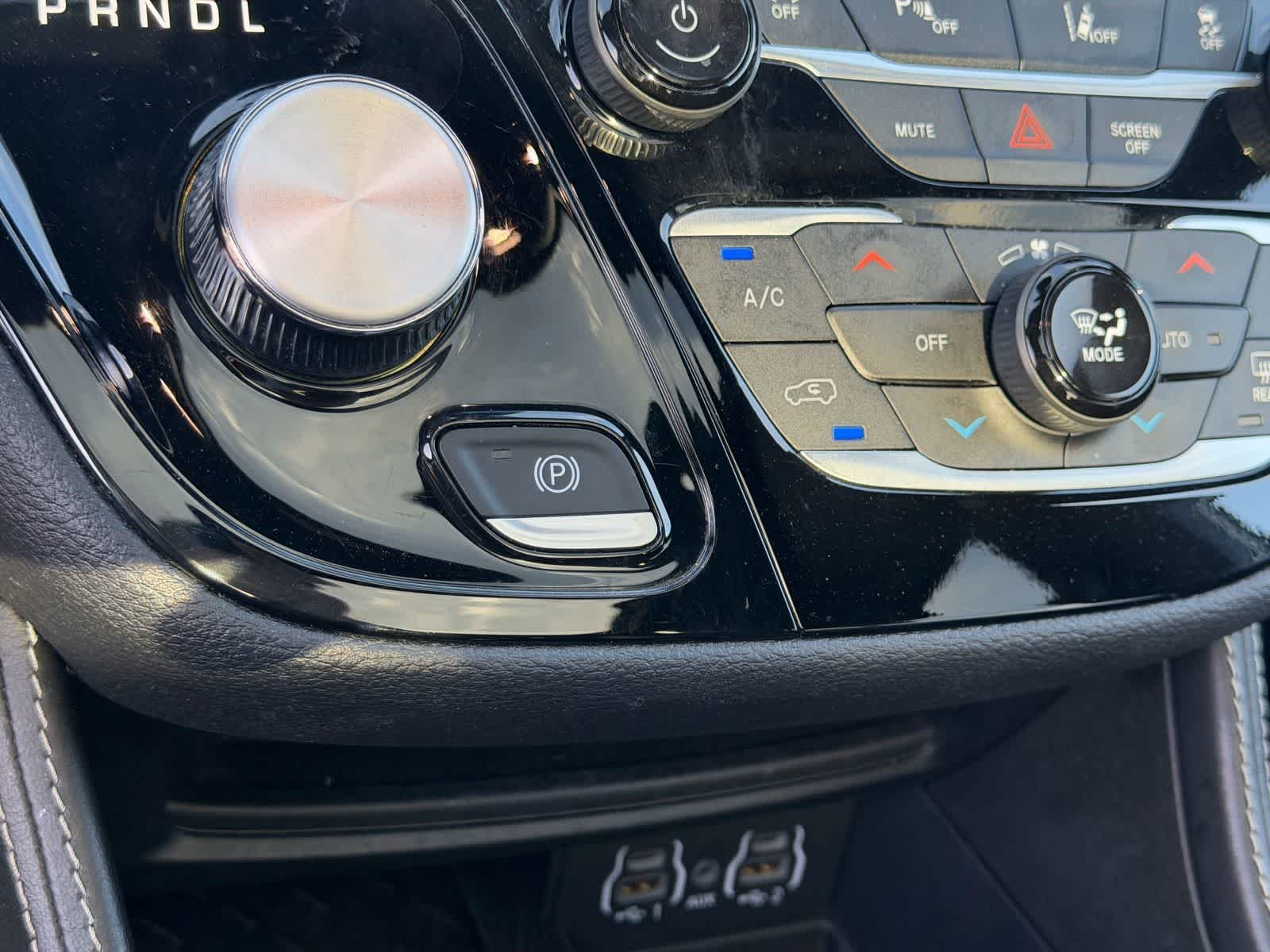 Thumbnail: 2025 Chrysler Pacifica - 25