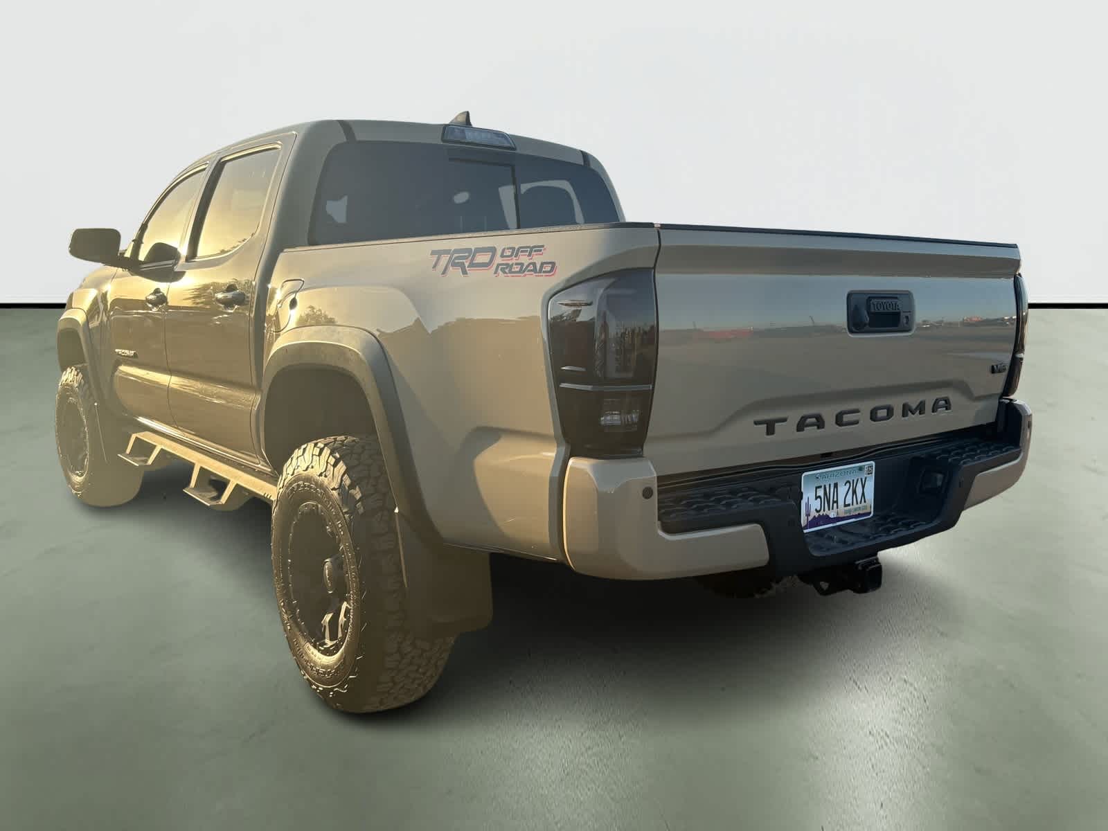 Thumbnail: 2018 Toyota Tacoma - 3