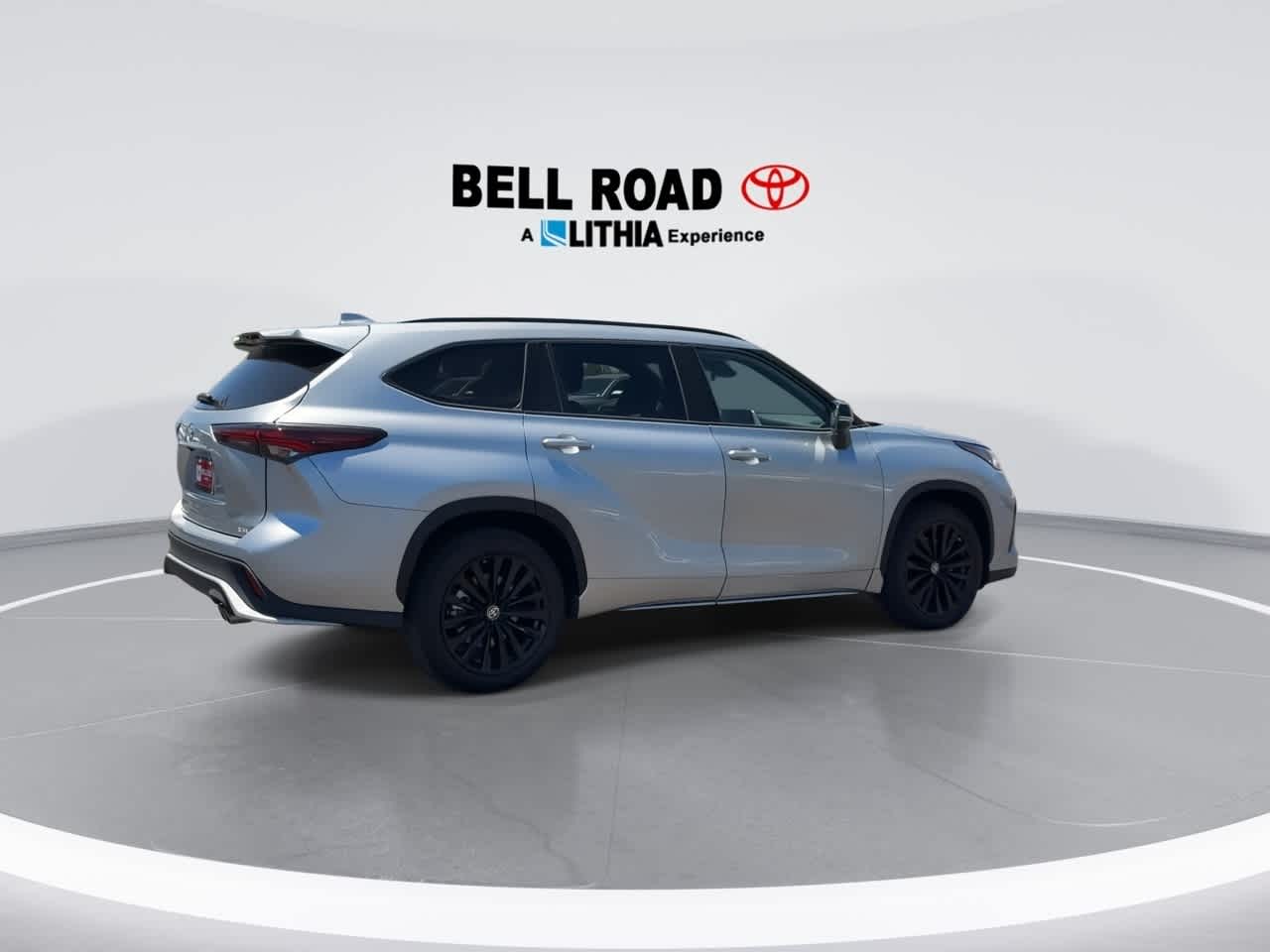 Thumbnail: 2024 Toyota Highlander - 8
