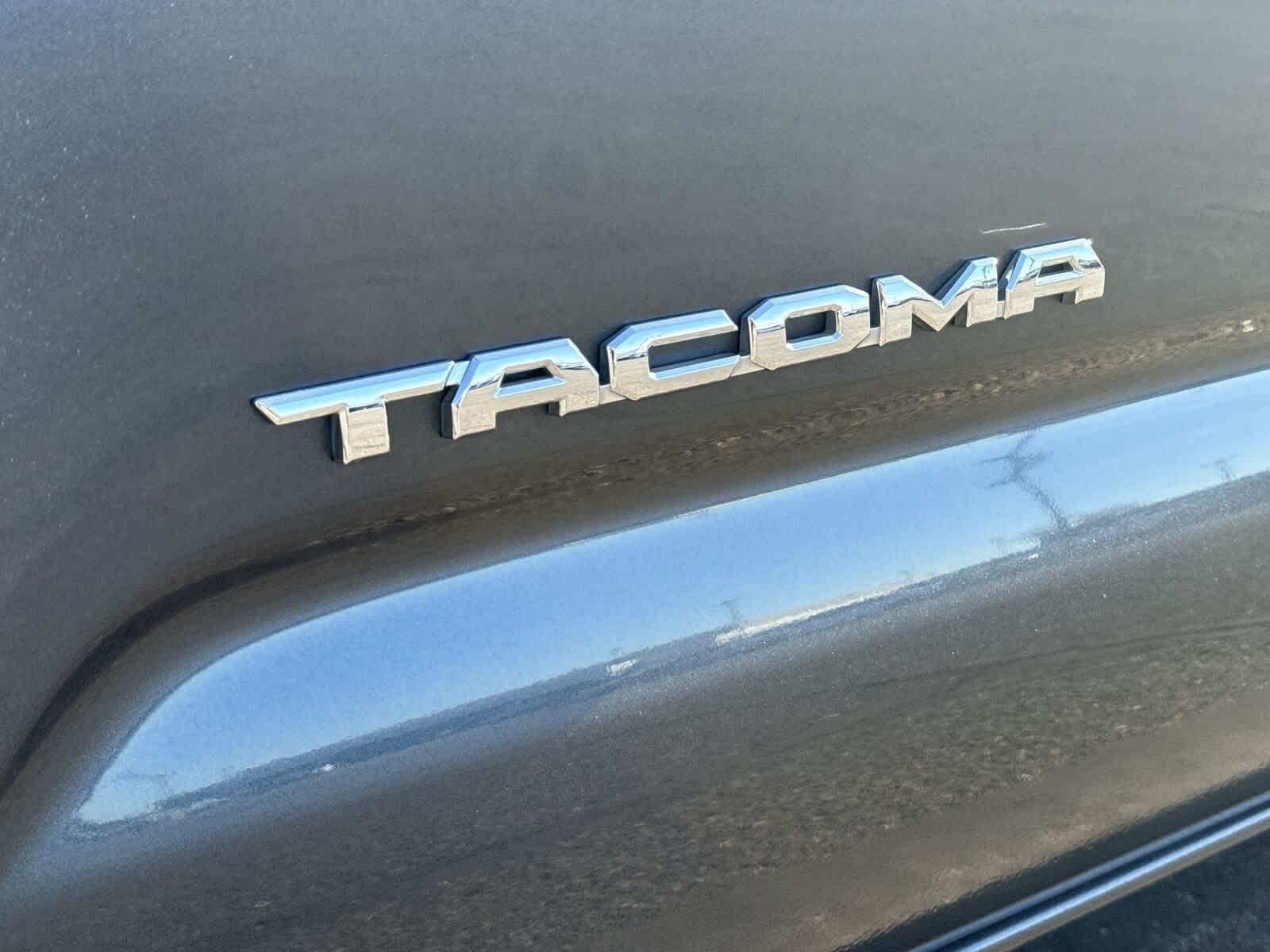 Thumbnail: 2022 Toyota Tacoma - 38