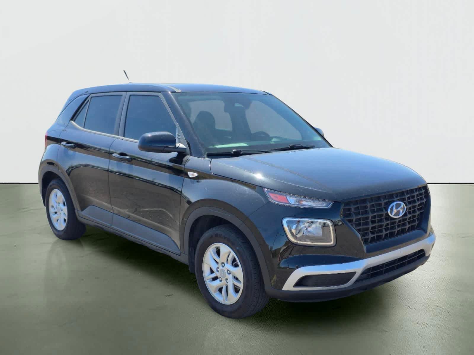 Thumbnail: 2023 Hyundai Venue - 7