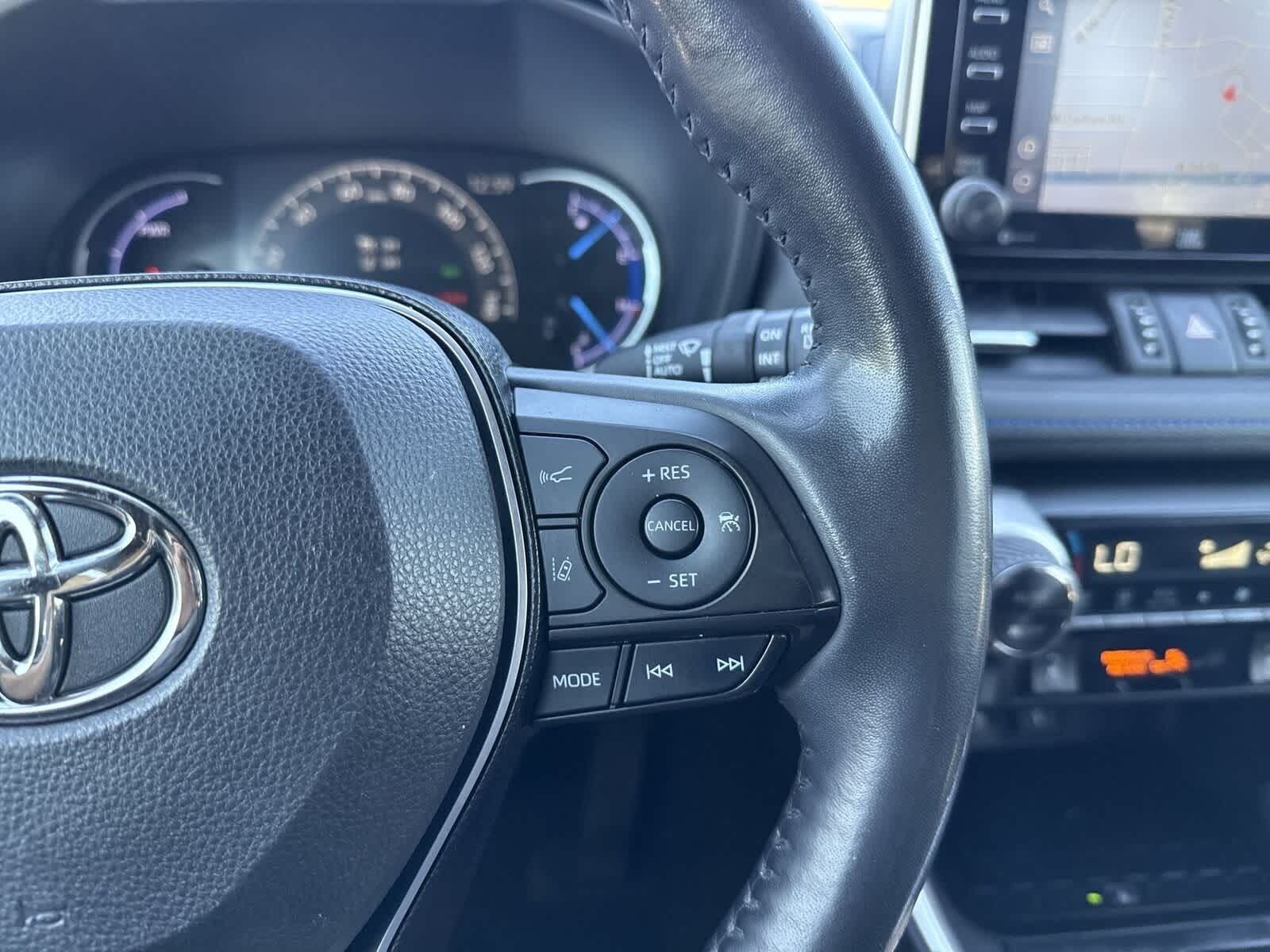 Thumbnail: 2020 Toyota RAV4 - 29