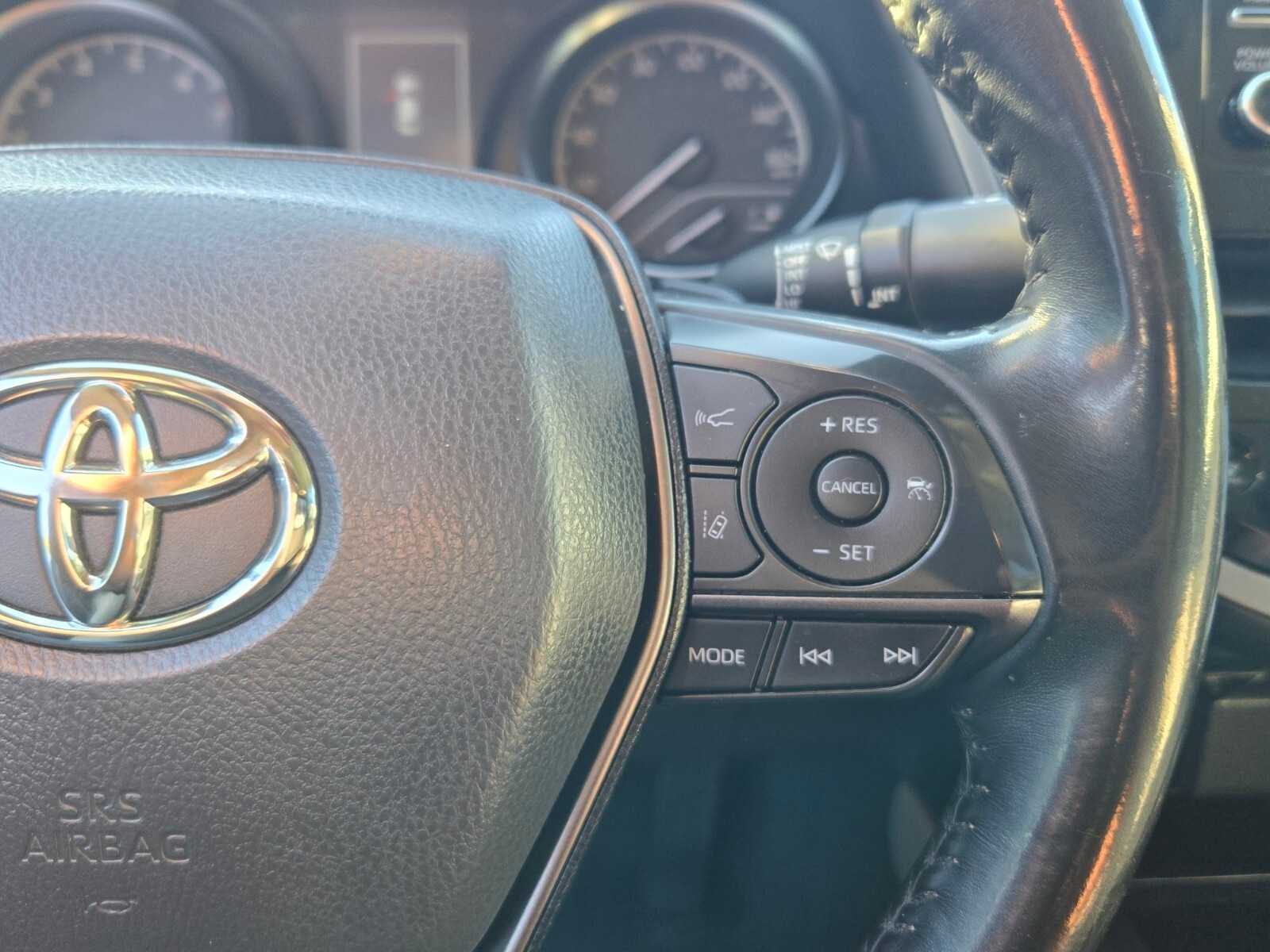 Thumbnail: 2022 Toyota Camry - 16