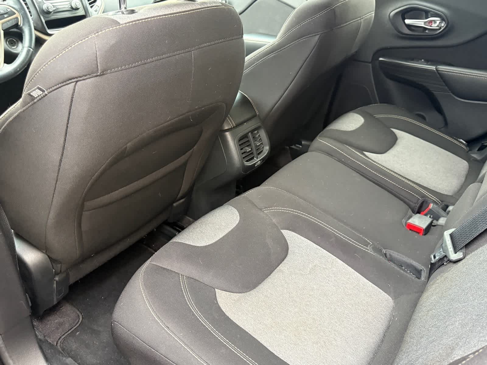 Thumbnail: 2016 Jeep Cherokee - 11