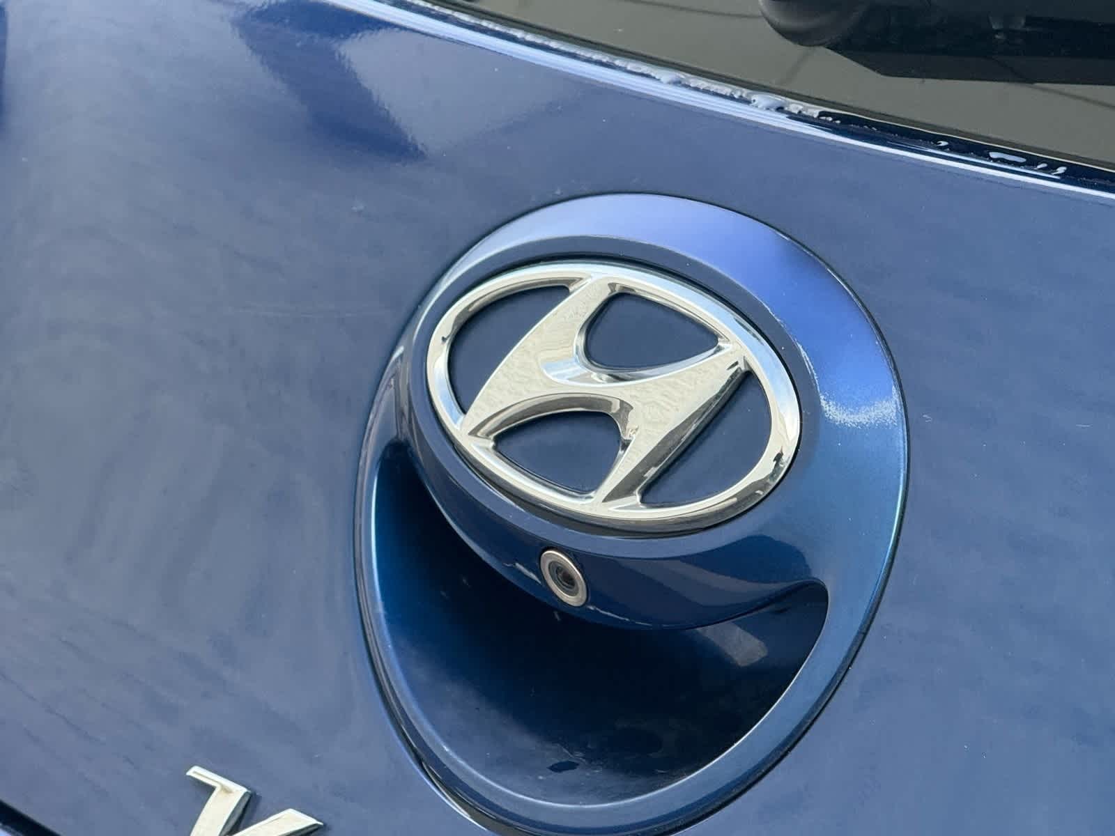 Thumbnail: 2017 Hyundai Veloster - 19