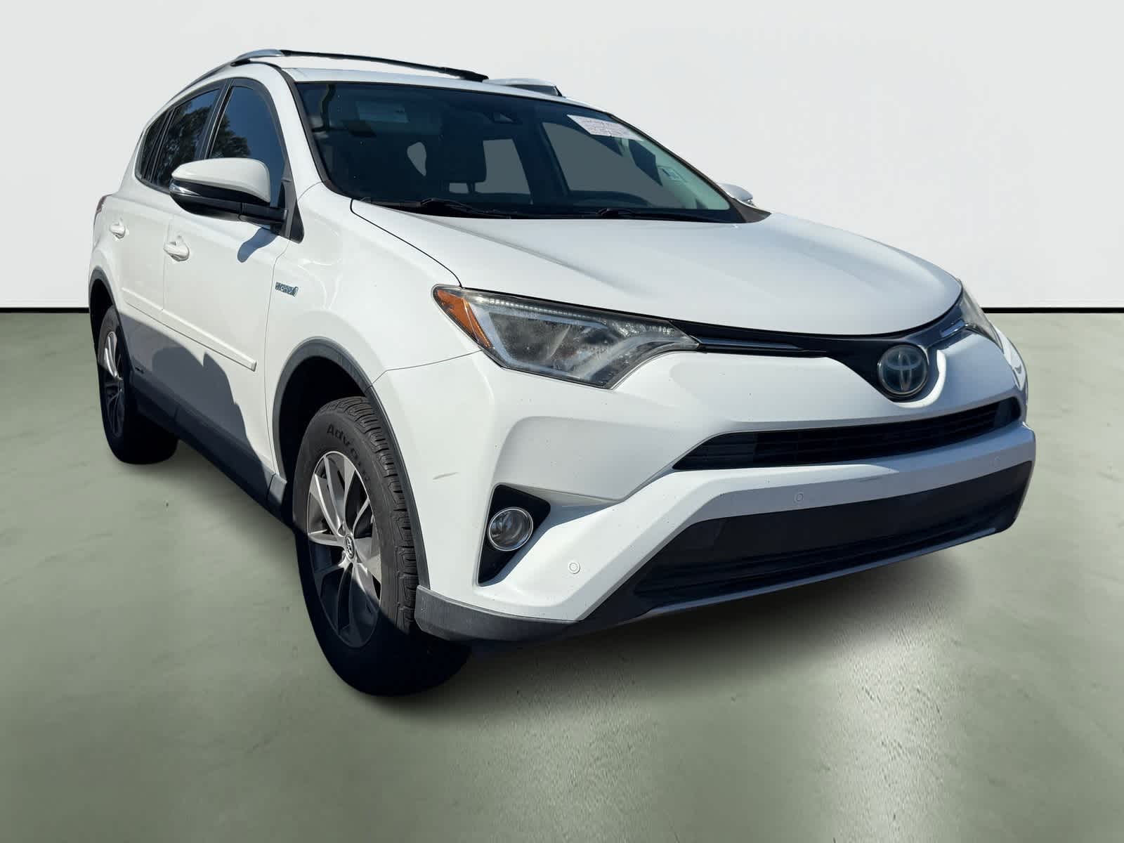 Thumbnail: 2017 Toyota RAV4 - 4
