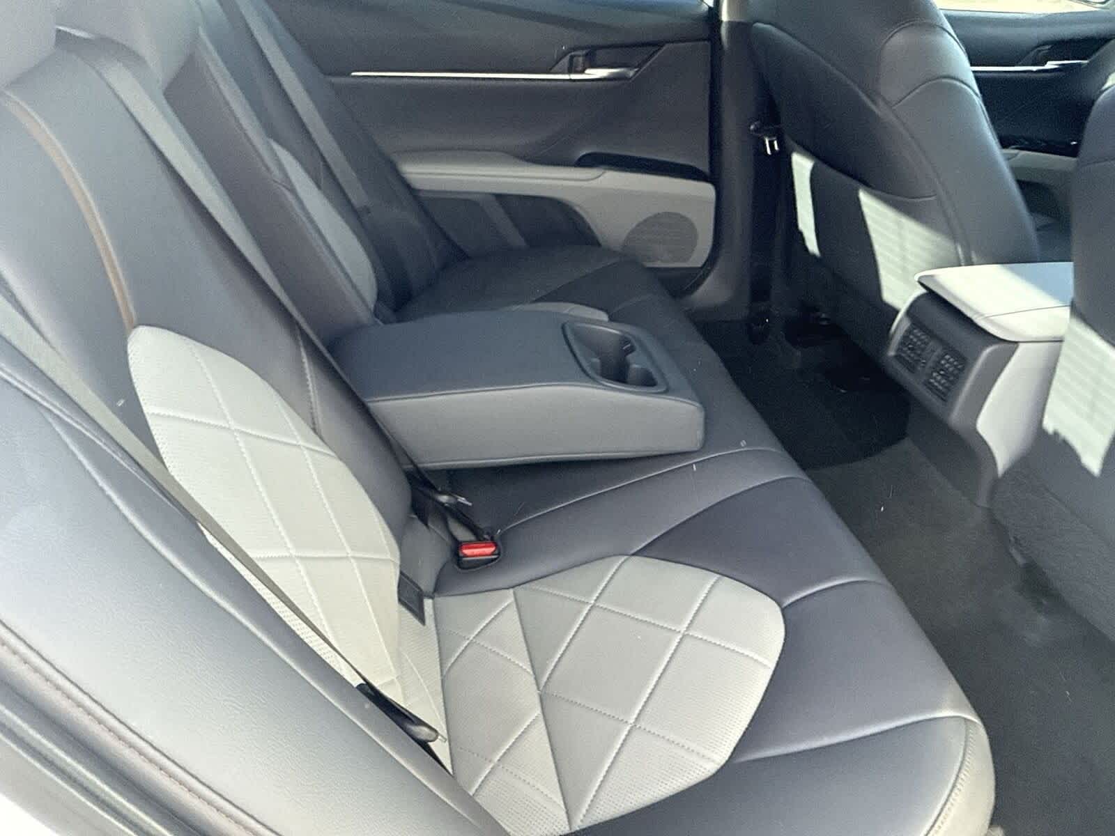 Thumbnail: 2019 Toyota Camry - 10