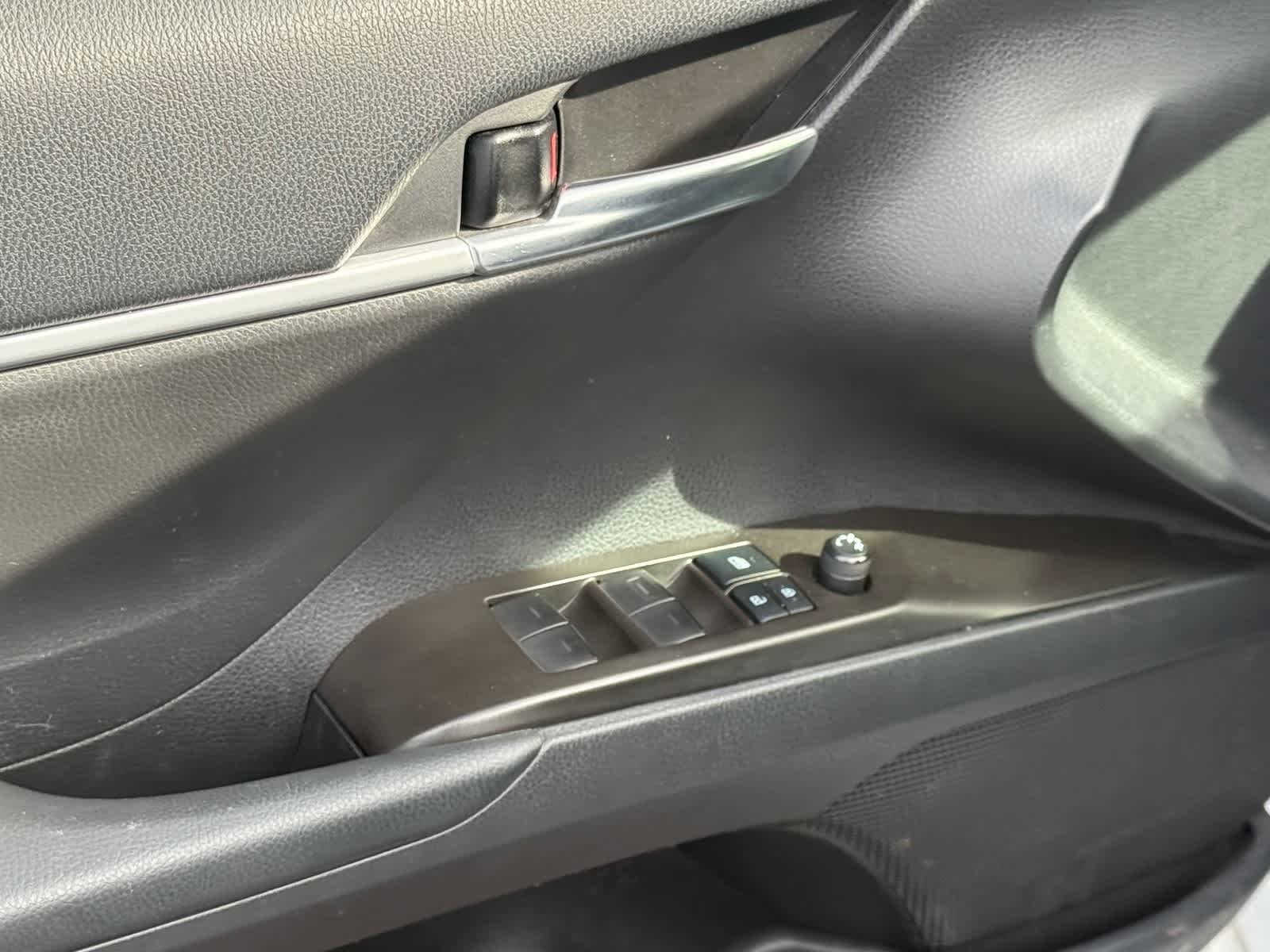 Thumbnail: 2022 Toyota Camry - 11