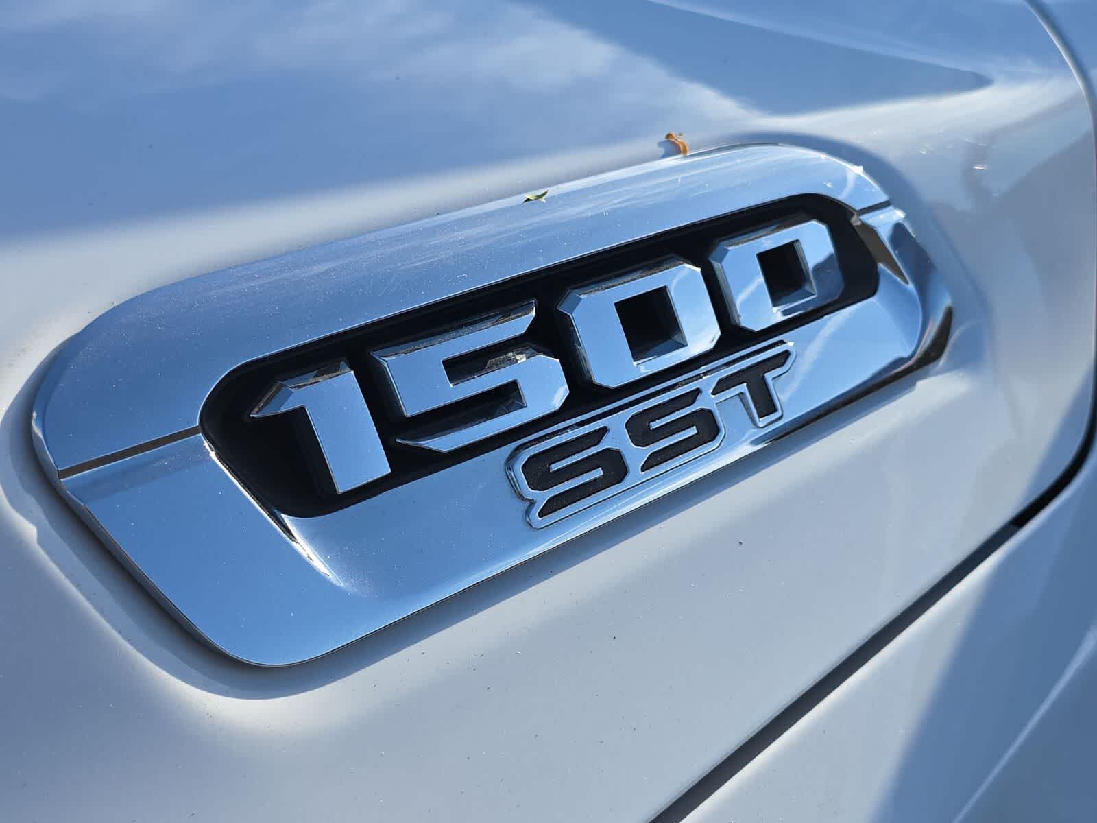 Thumbnail: 2025 RAM 1500 - 33