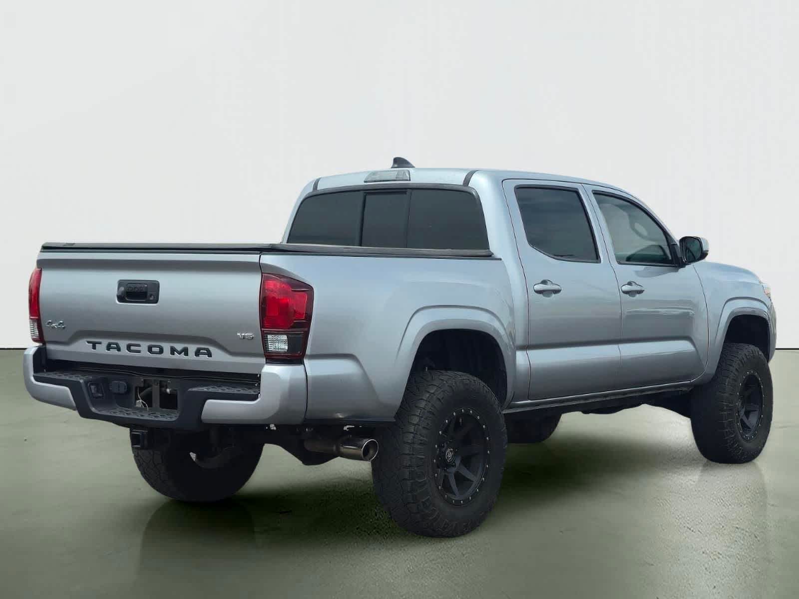Thumbnail: 2022 Toyota Tacoma - 6