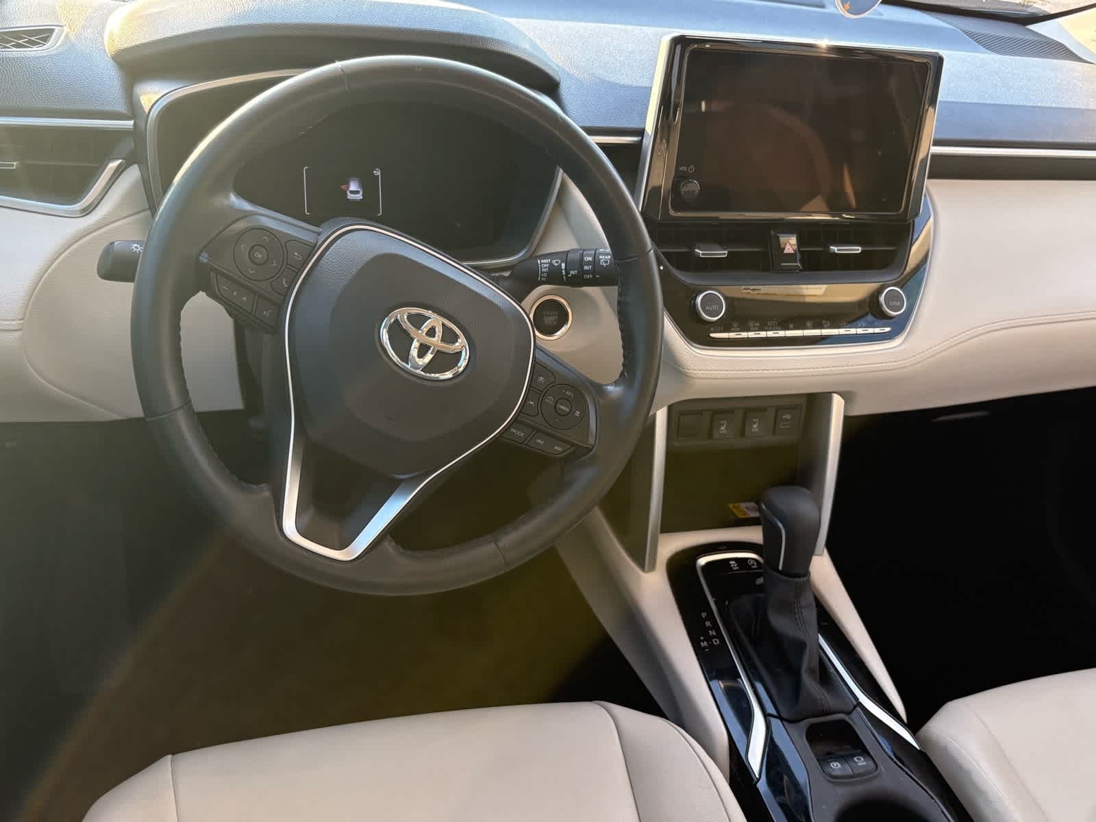 Thumbnail: 2023 Toyota Corolla Cross - 10