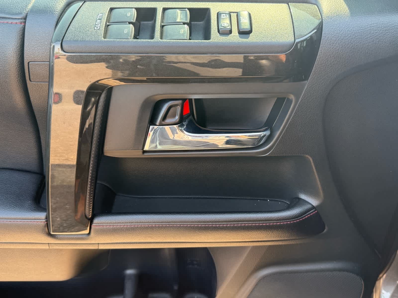 Thumbnail: 2016 Toyota 4Runner - 11