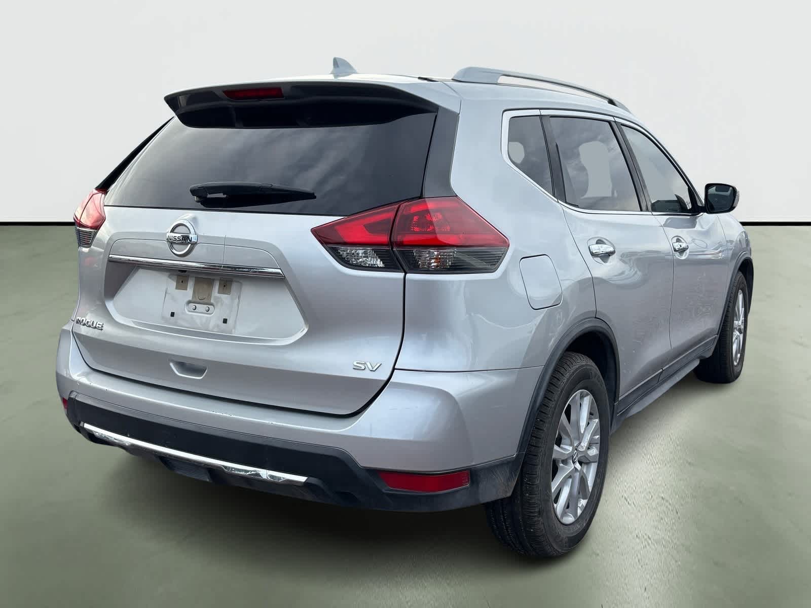 Thumbnail: 2018 Nissan Rogue - 4