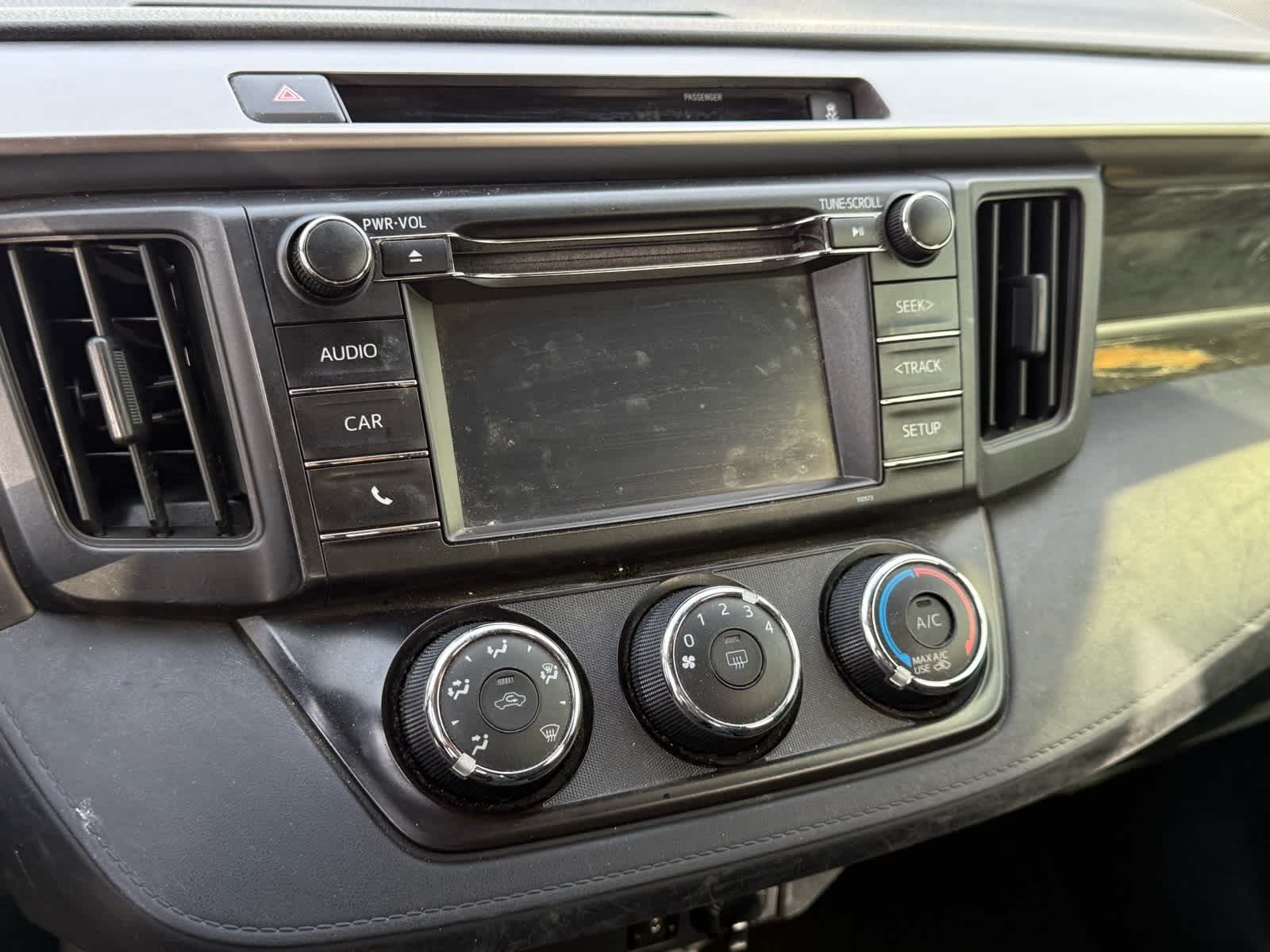 Thumbnail: 2016 Toyota RAV4 - 17
