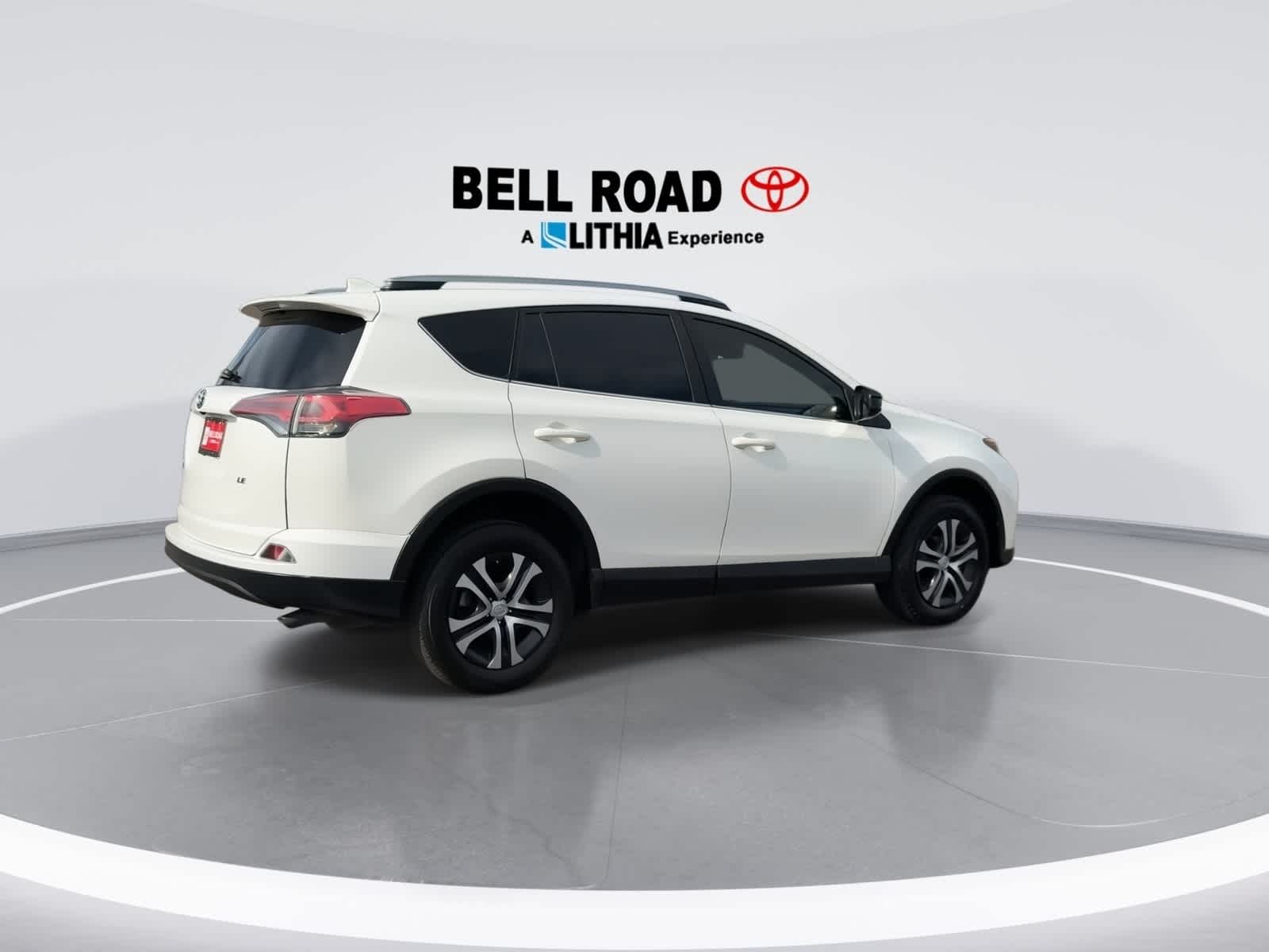Thumbnail: 2018 Toyota RAV4 - 8