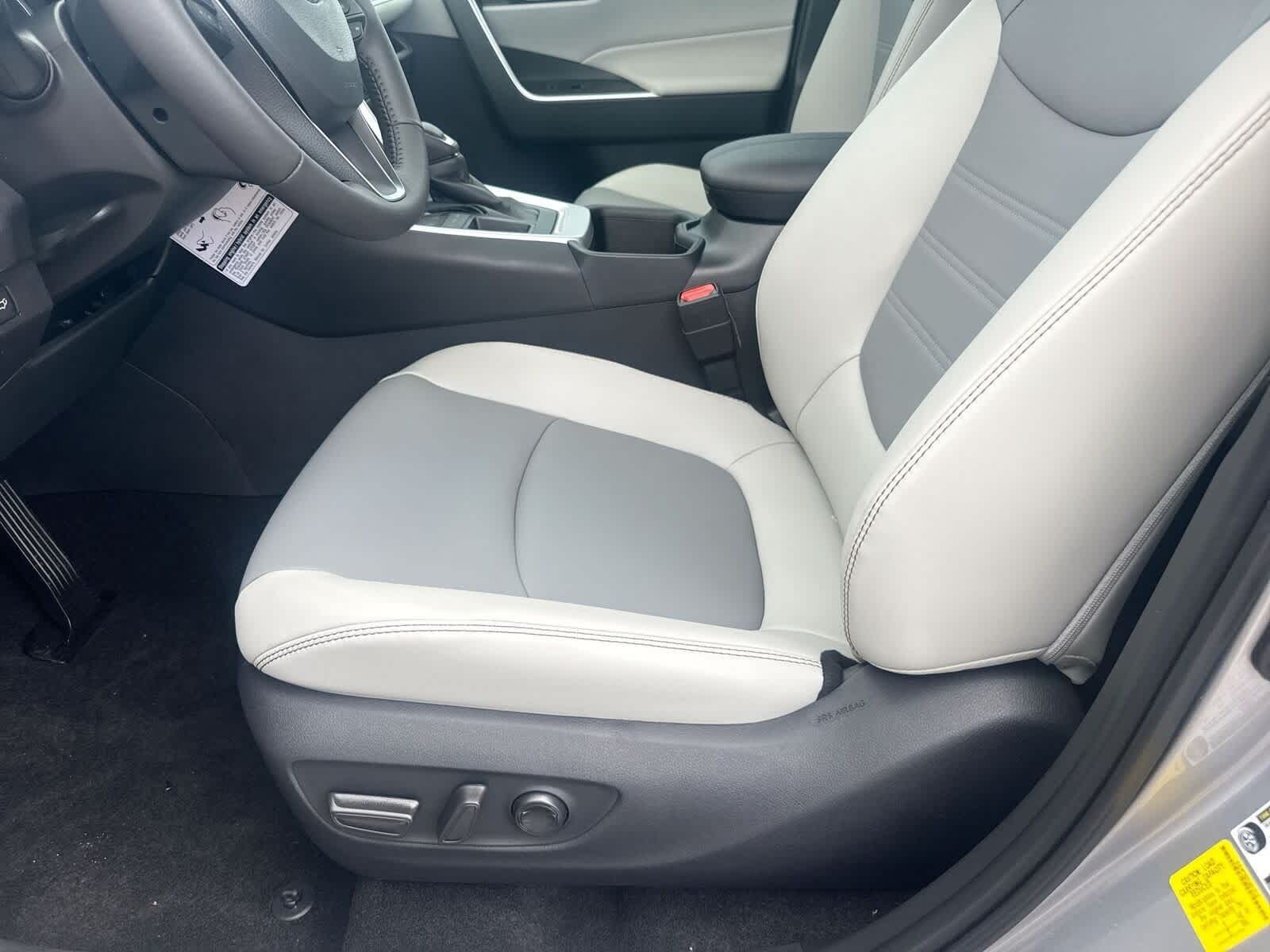 Thumbnail: 2025 Toyota RAV4 - 18