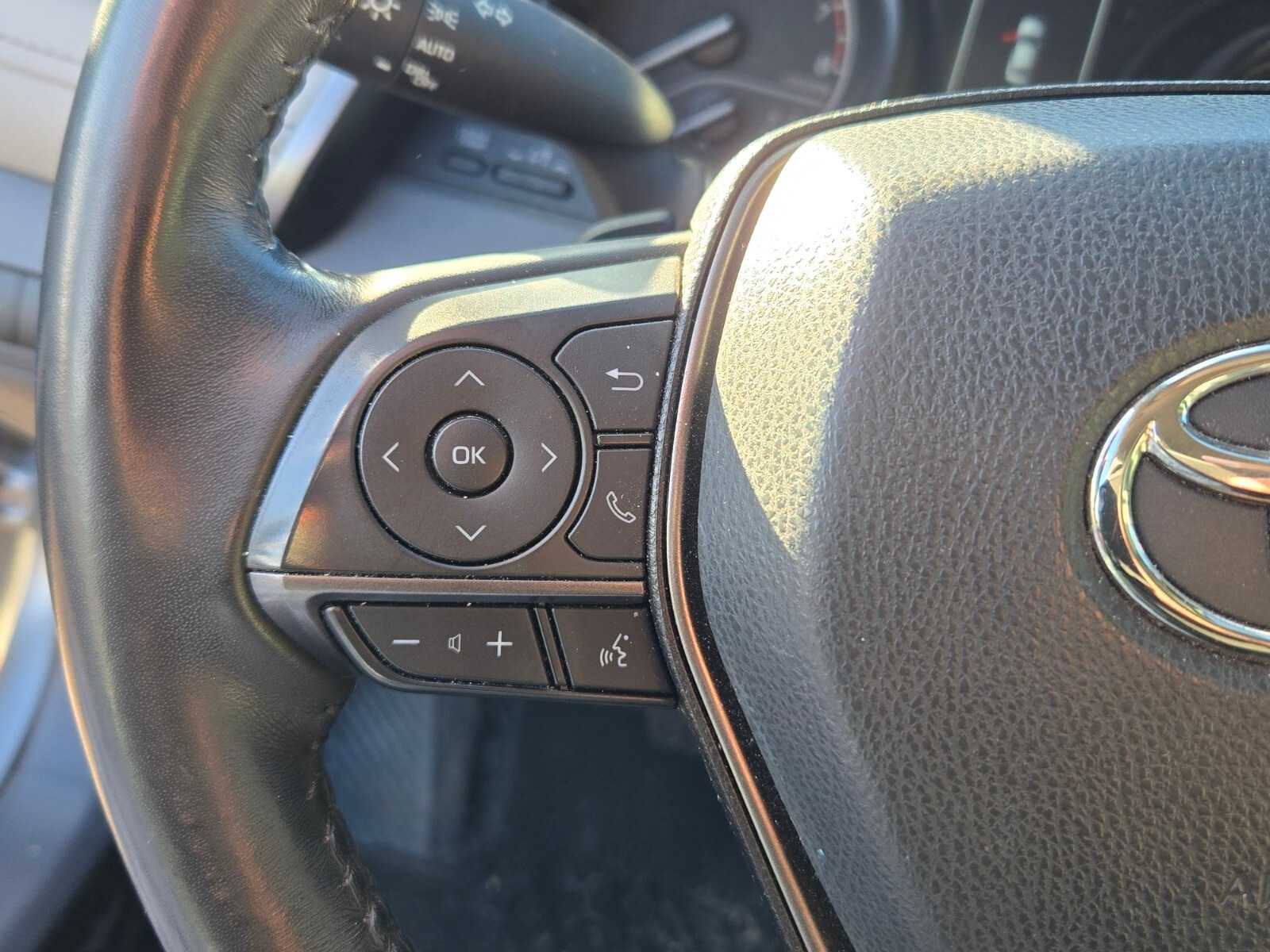 Thumbnail: 2022 Toyota Camry - 14