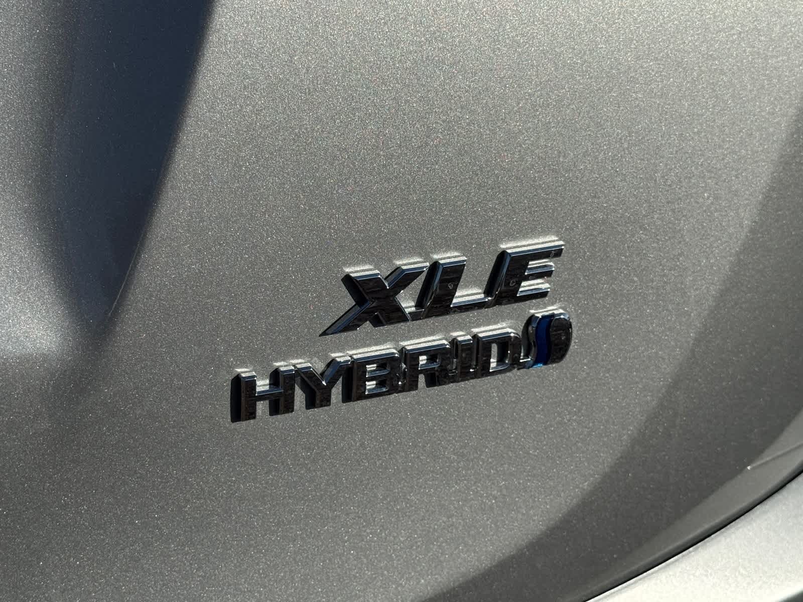 Thumbnail: 2018 Toyota RAV4 - 9