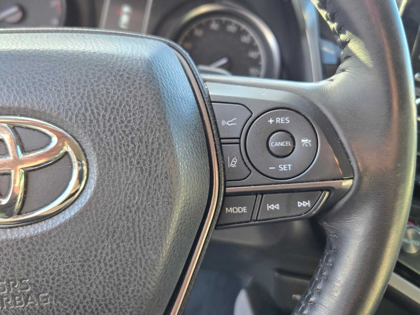 Thumbnail: 2022 Toyota Camry - 15