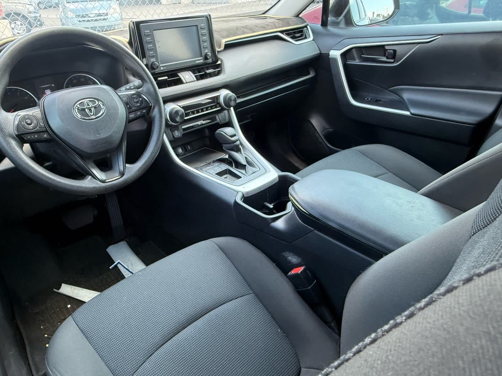 Thumbnail: 2022 Toyota RAV4 - 10