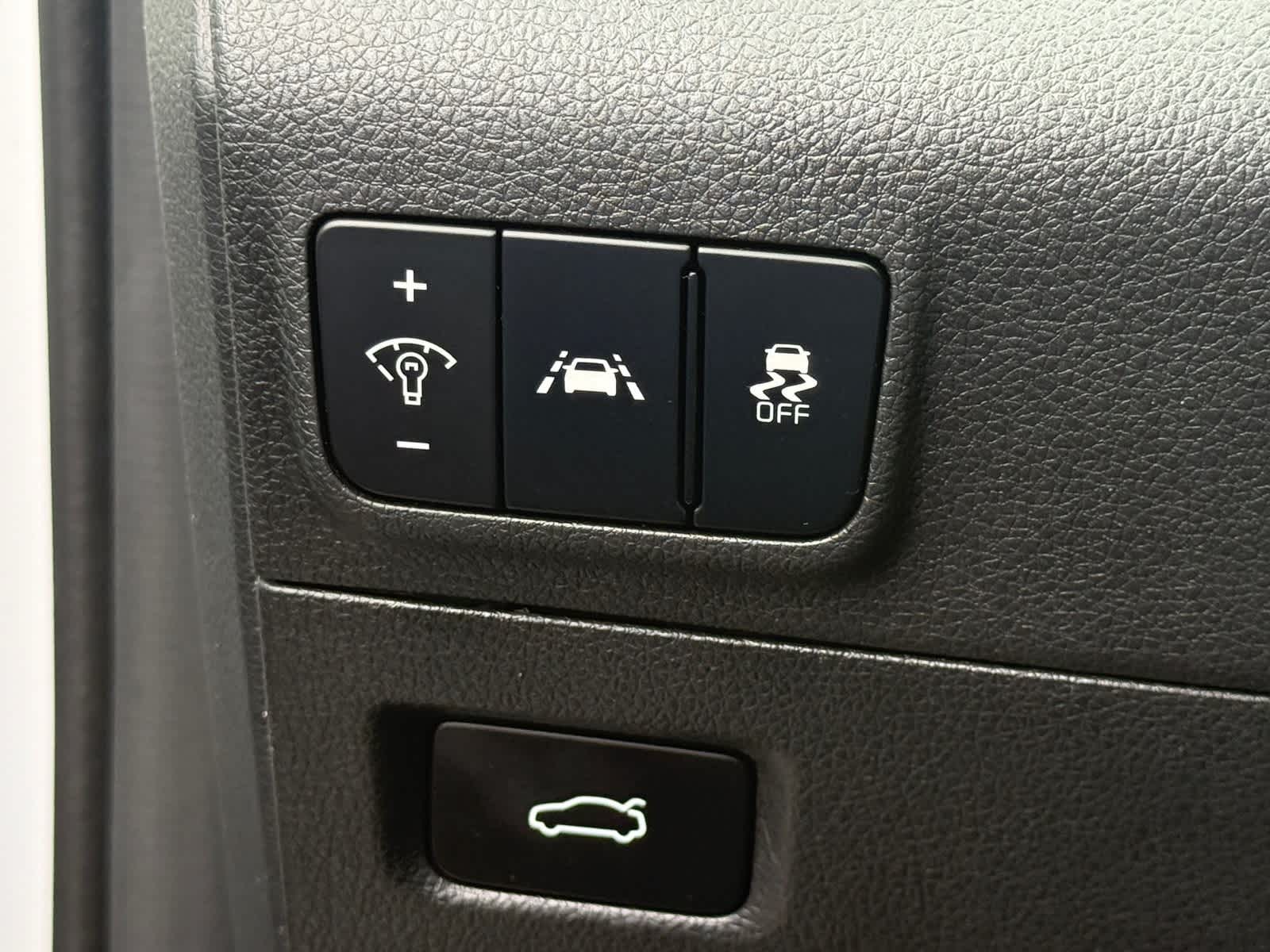 Thumbnail: 2023 Kia K5 - 23