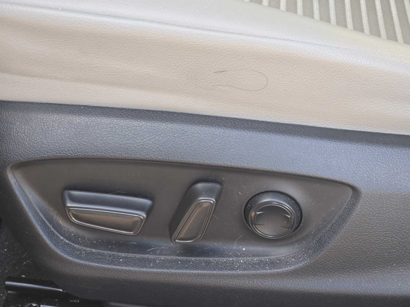 Thumbnail: 2022 Toyota Camry - 19