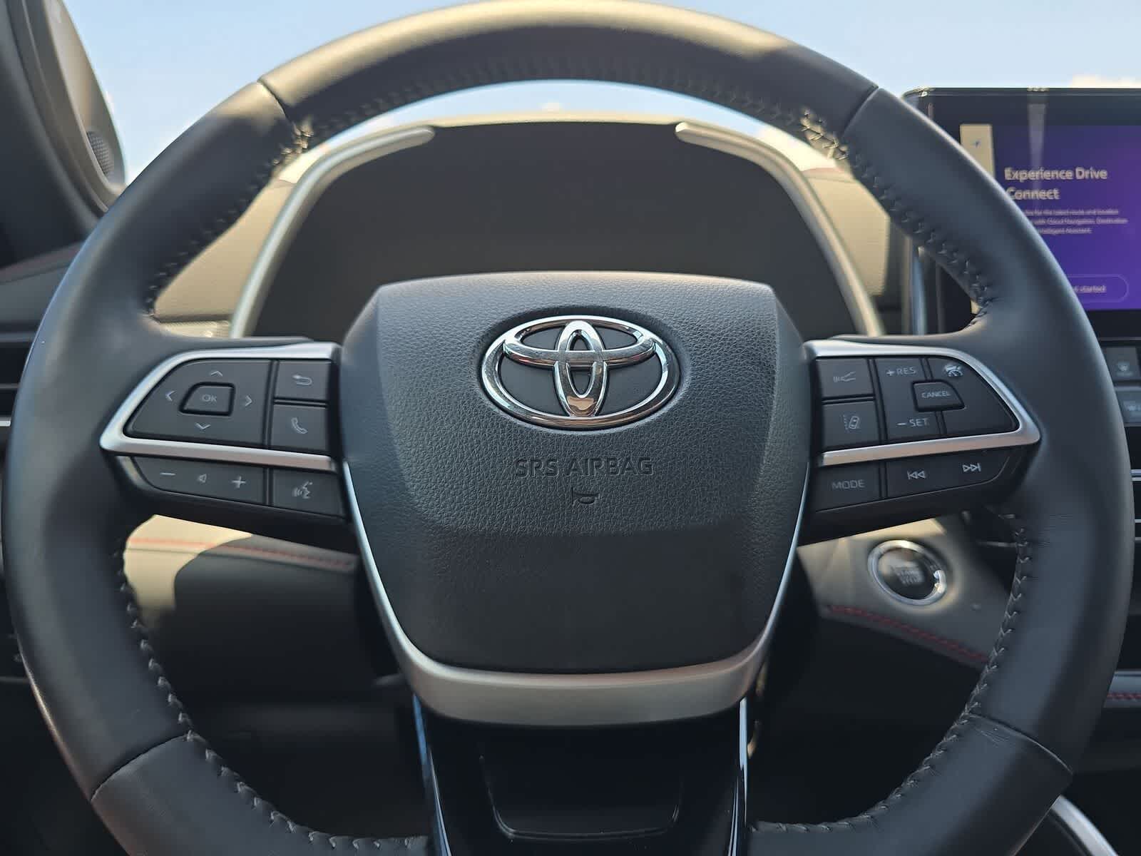 Thumbnail: 2023 Toyota Highlander - 27