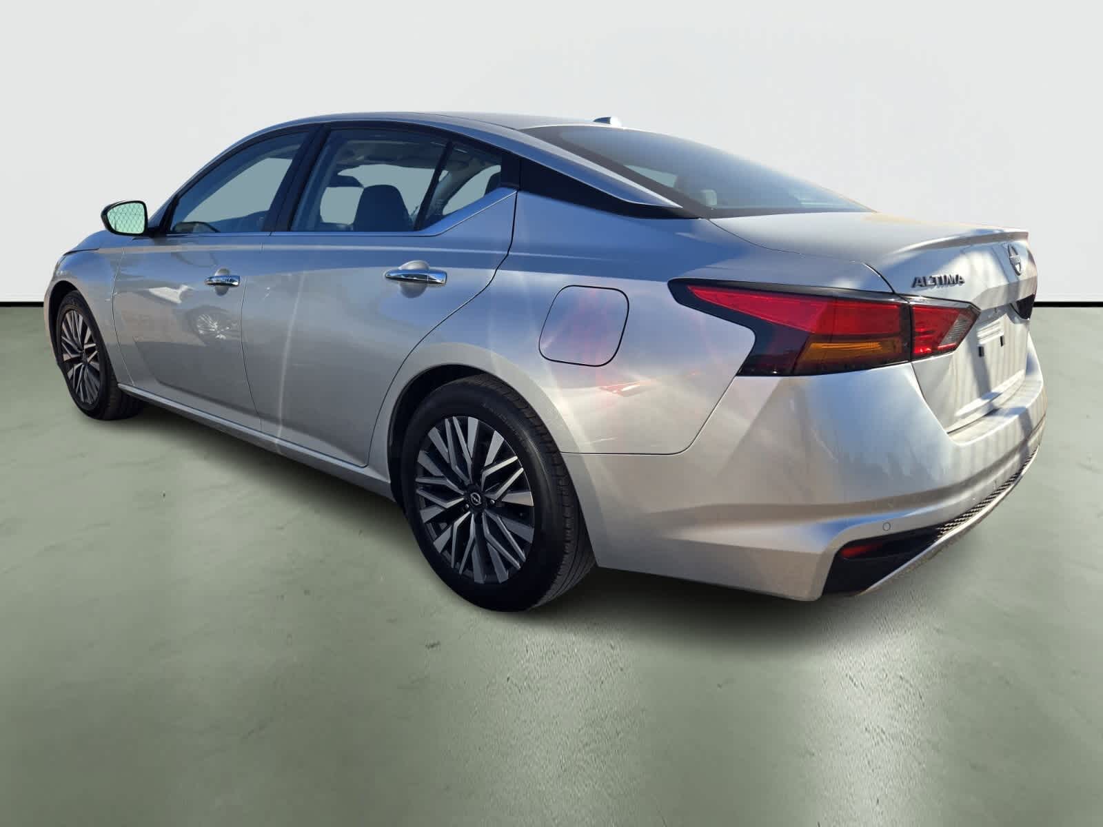 Thumbnail: 2024 Nissan Altima - 3