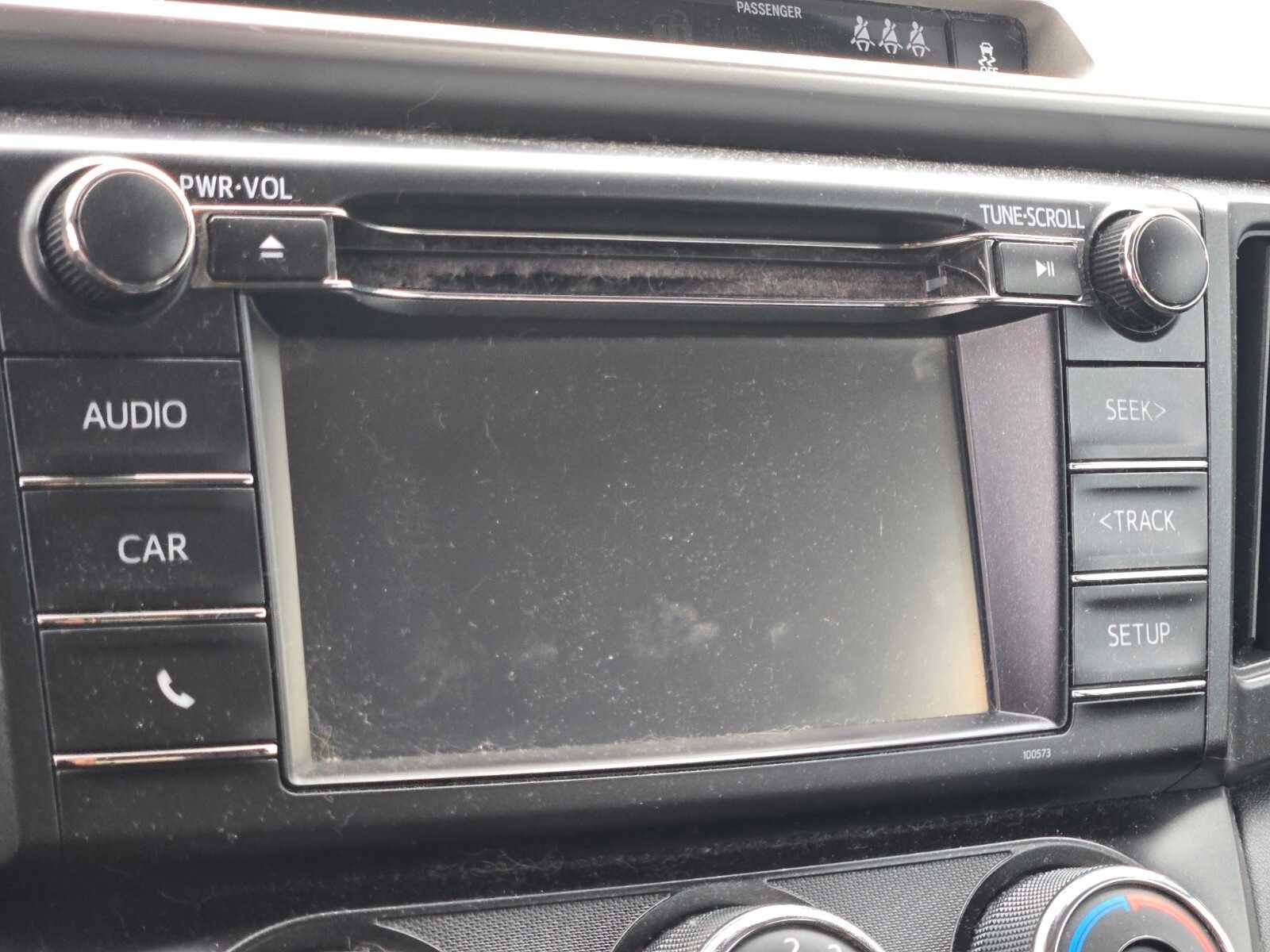 Thumbnail: 2018 Toyota RAV4 - 8