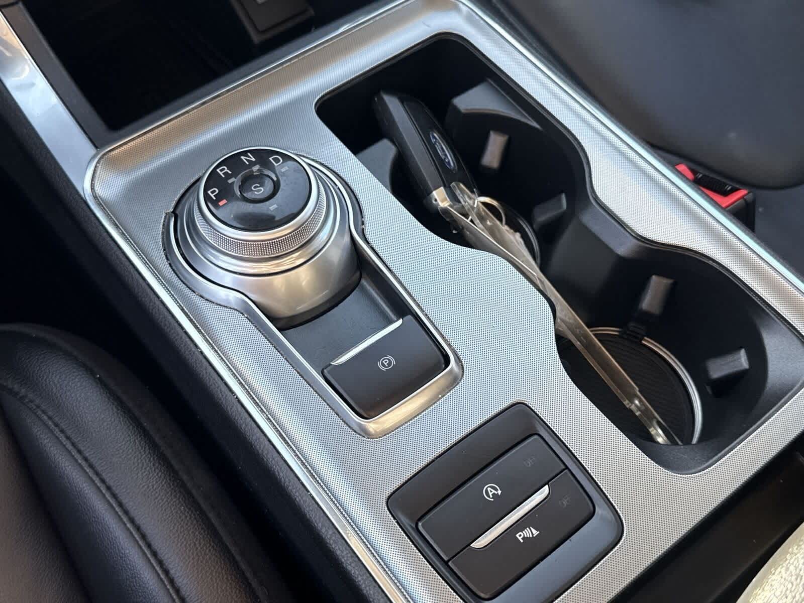 Thumbnail: 2022 Ford Edge - 25