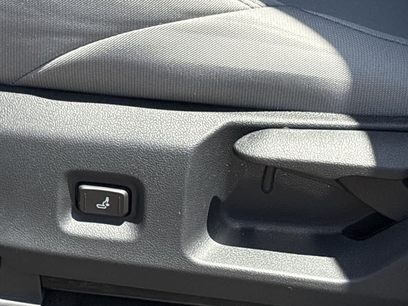 Thumbnail: 2025 Toyota Tacoma - 18