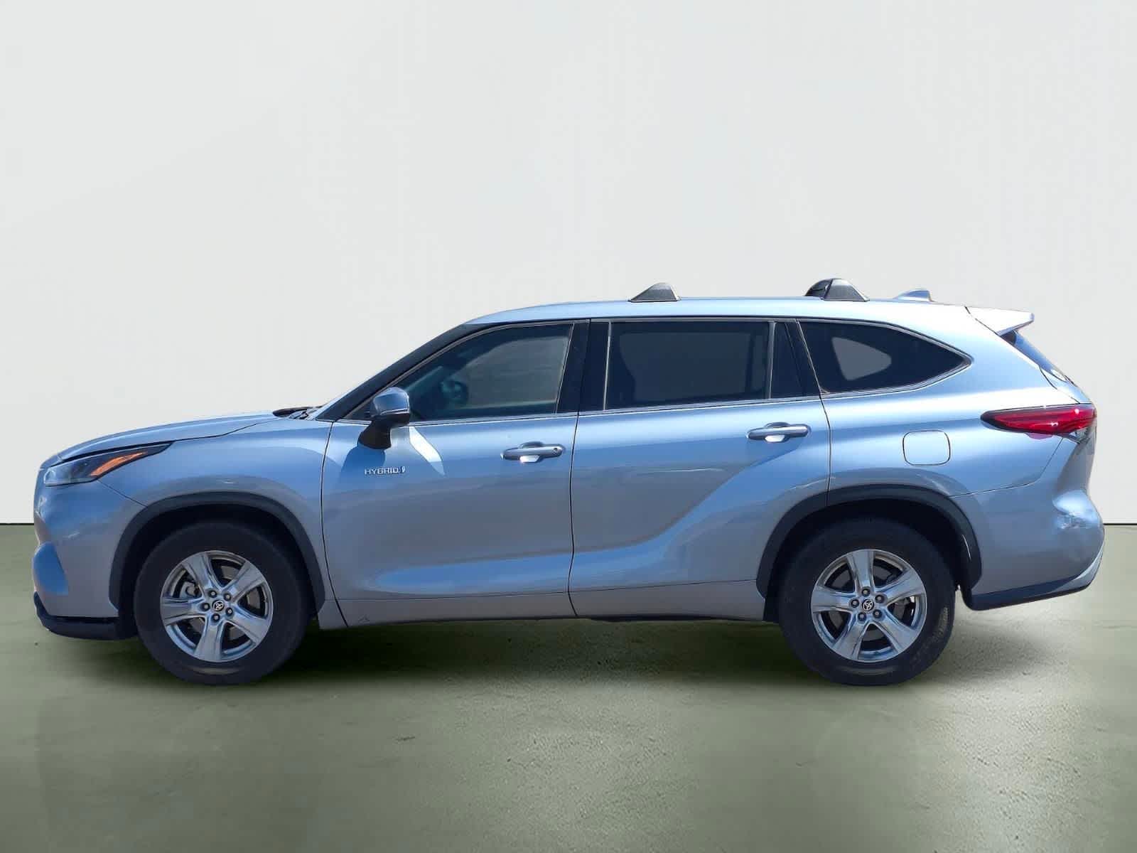 Thumbnail: 2021 Toyota Highlander - 3