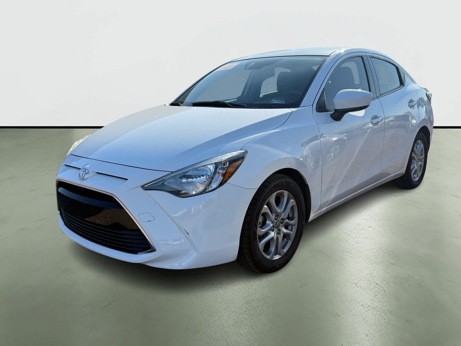 2017 Toyota Yaris iA  2