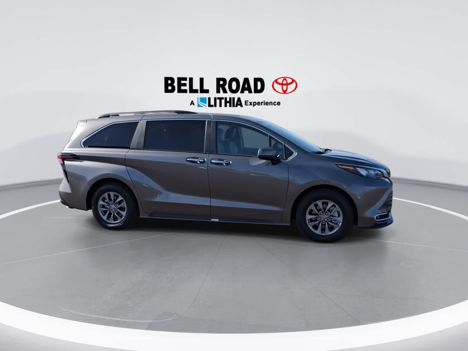 Thumbnail: 2024 Toyota Sienna - 9
