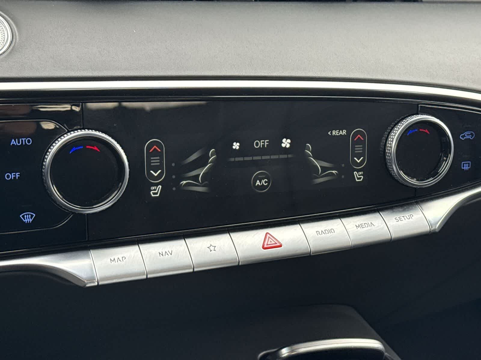 Thumbnail: 2025 Genesis GV70 - 23