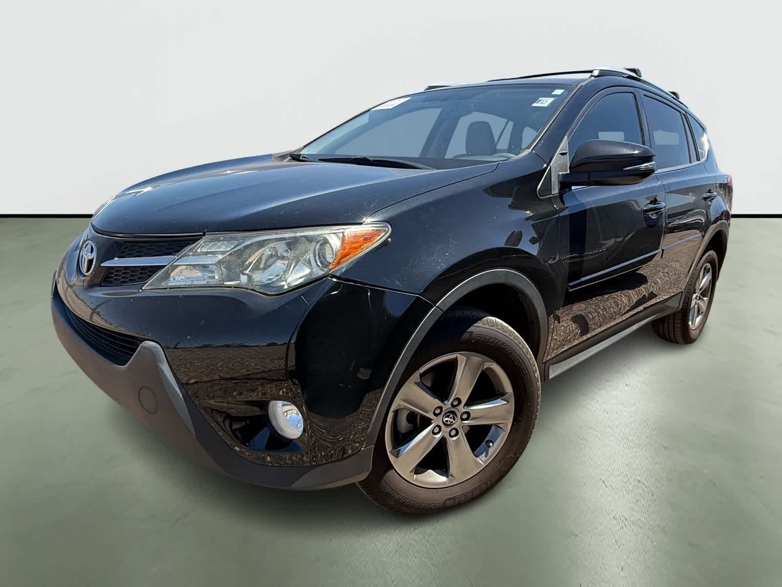 Thumbnail: 2015 Toyota RAV4 - 2
