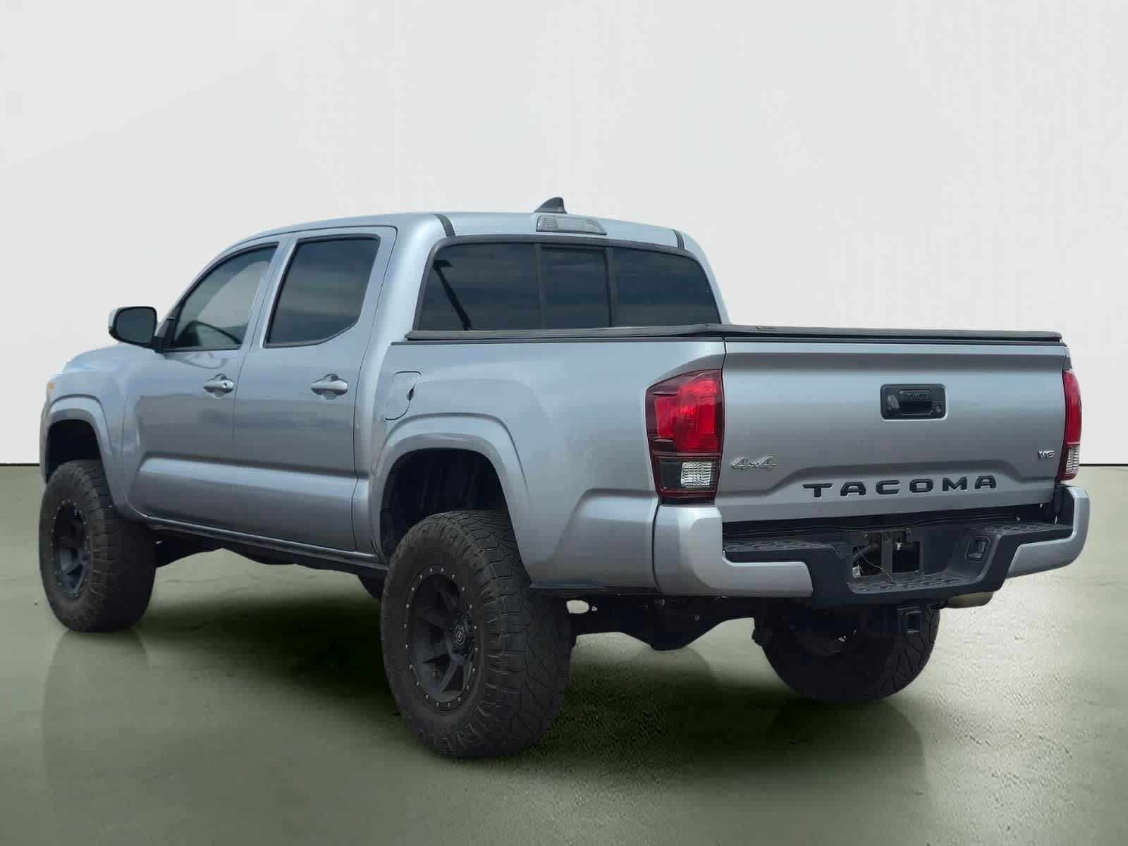 Thumbnail: 2022 Toyota Tacoma - 7