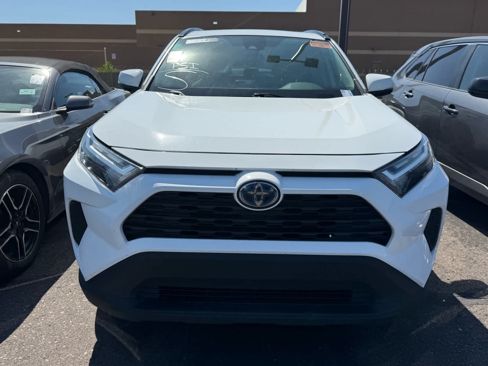 Thumbnail: 2022 Toyota RAV4 - 6
