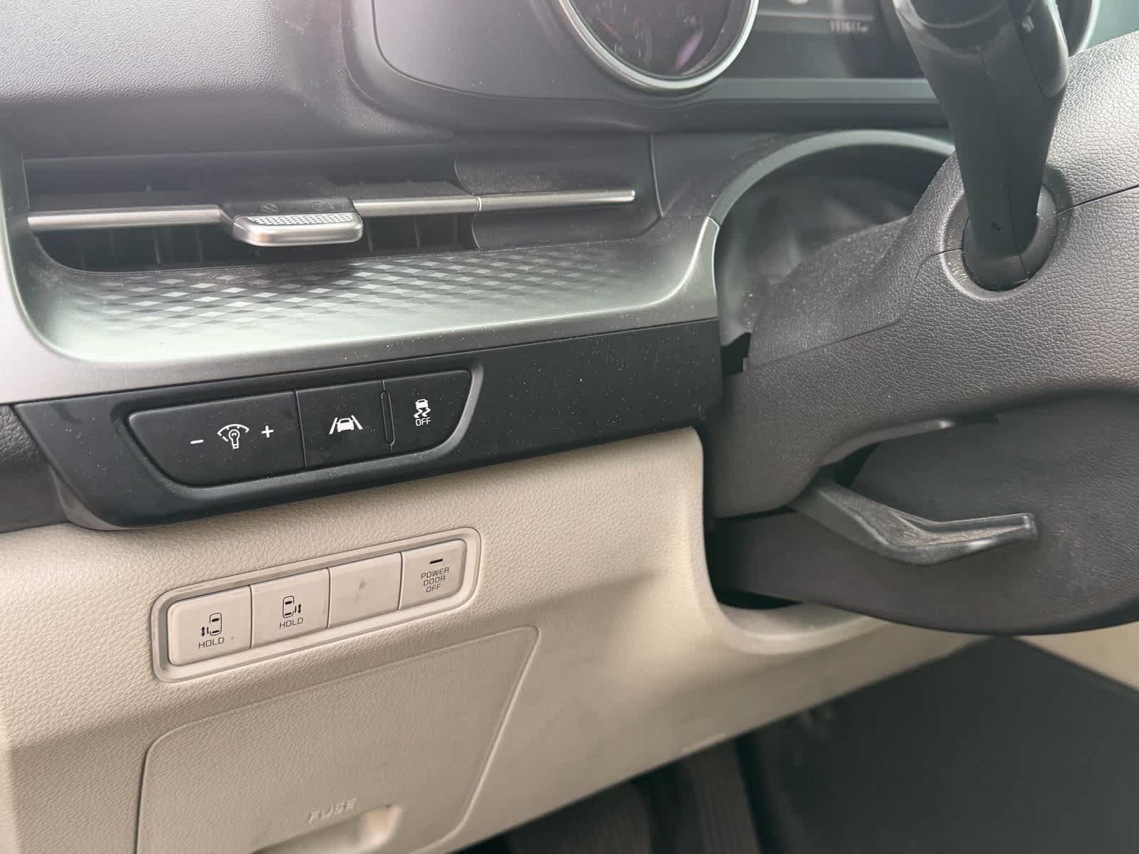 Thumbnail: 2022 Kia Carnival - 9