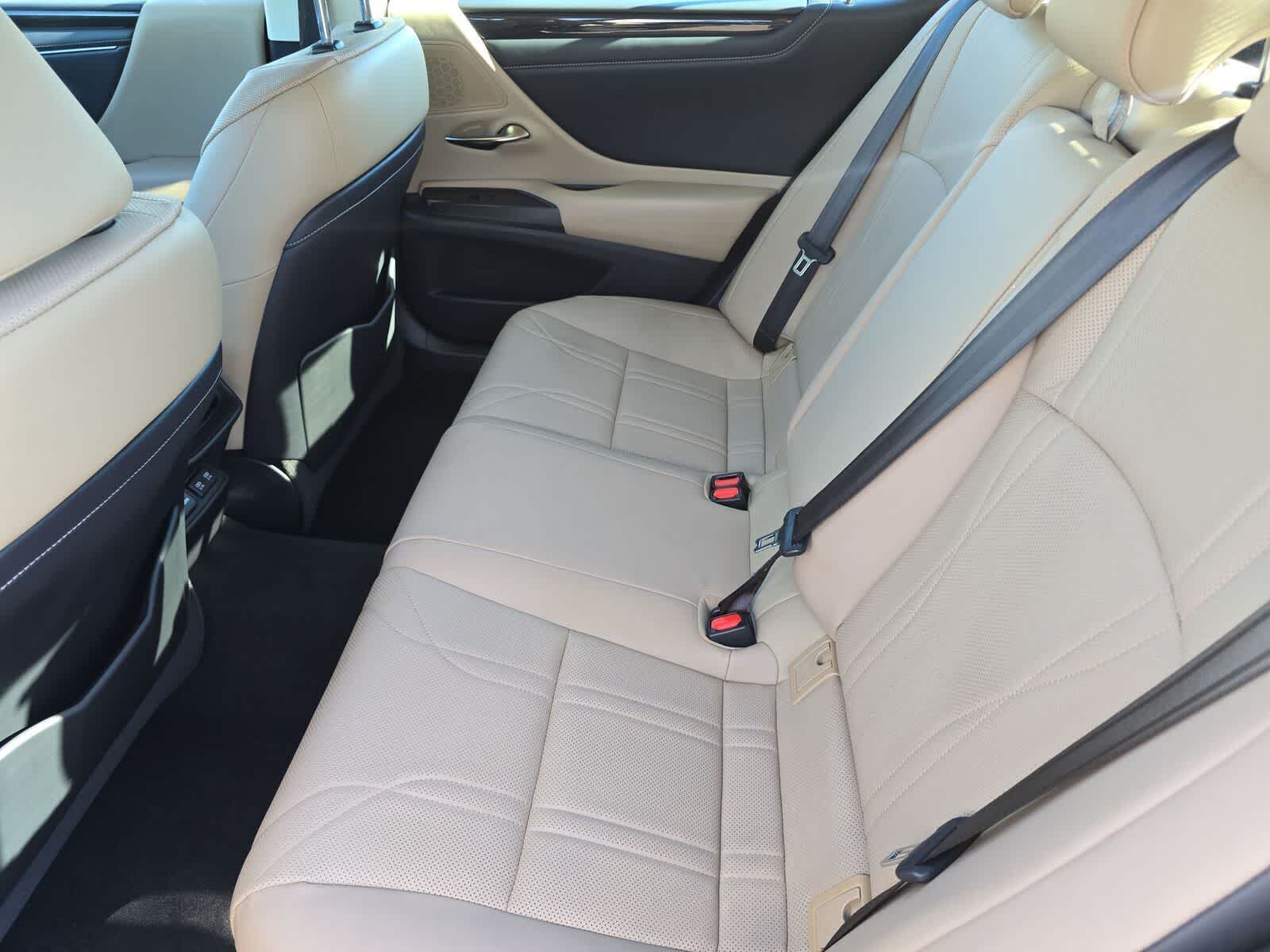 Thumbnail: 2019 Lexus ES - 14