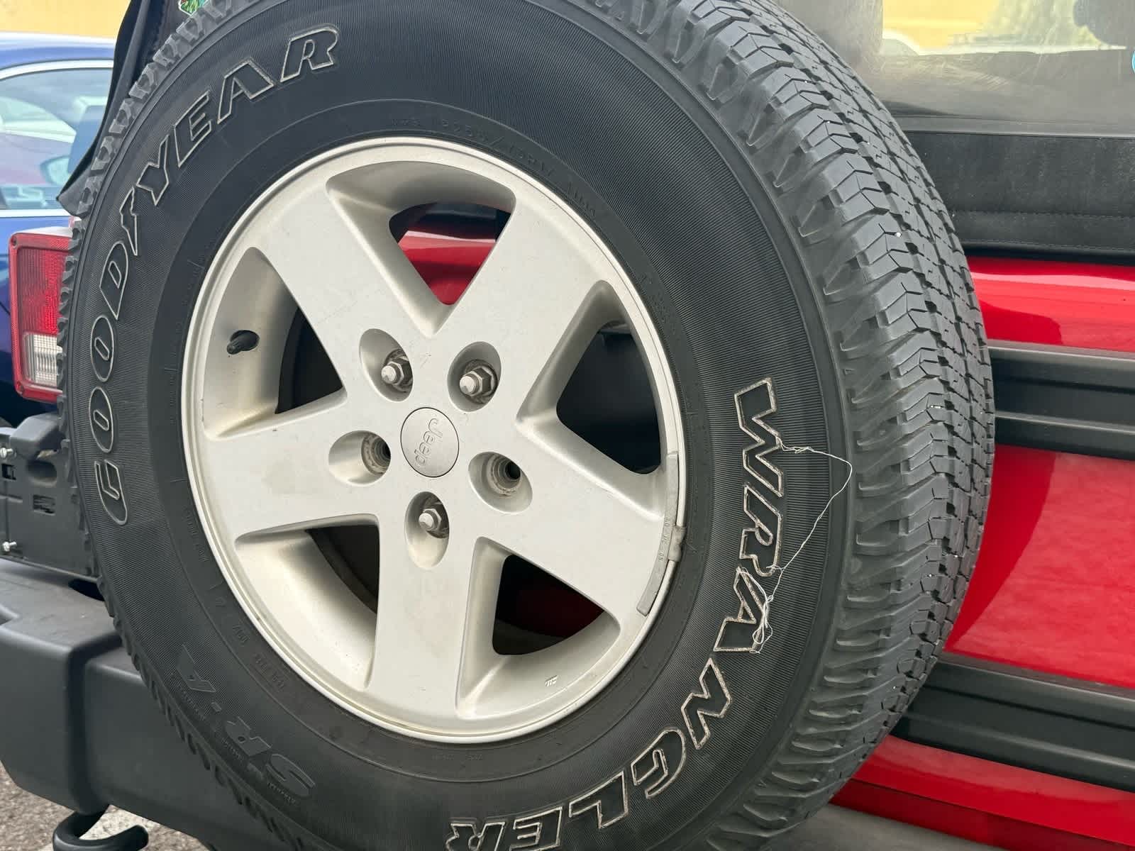 Thumbnail: 2015 Jeep Wrangler - 20