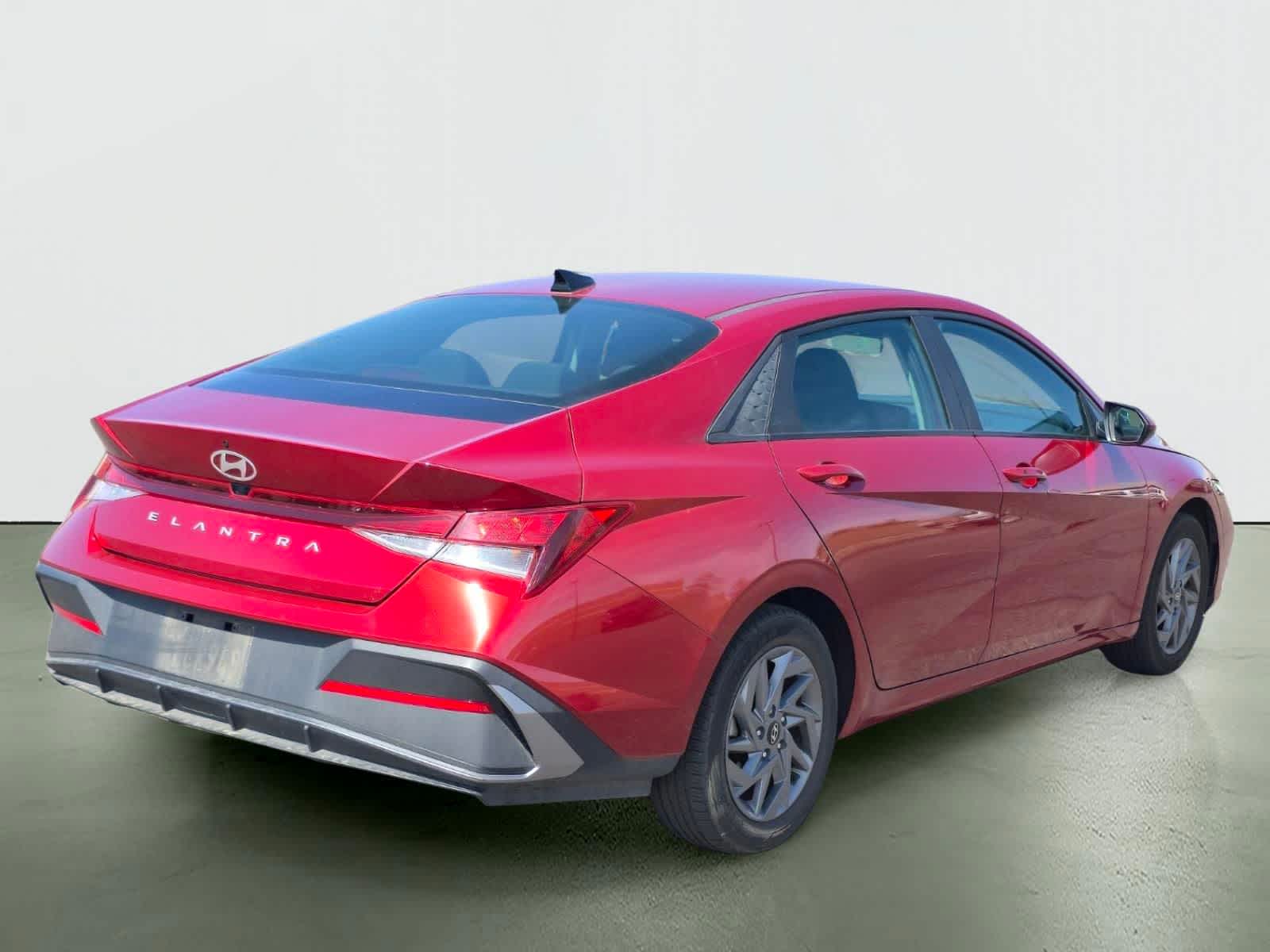 Thumbnail: 2024 Hyundai Elantra - 6