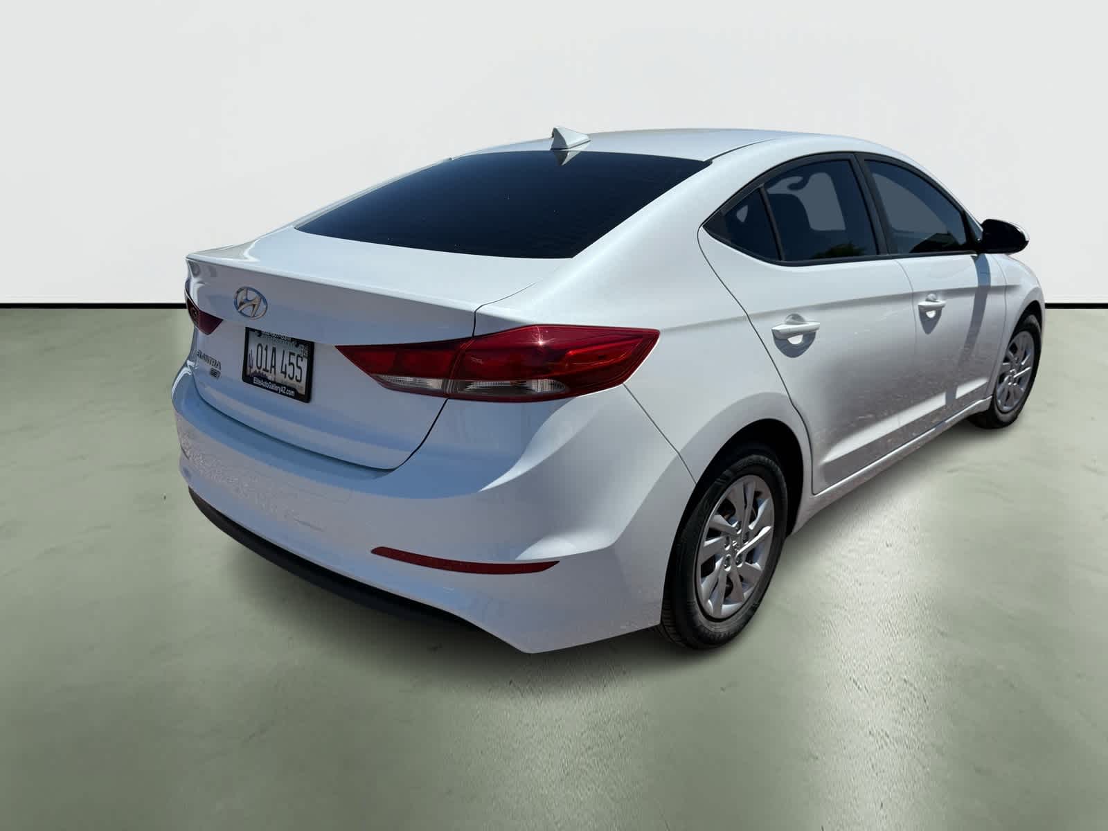 Thumbnail: 2017 Hyundai Elantra - 4