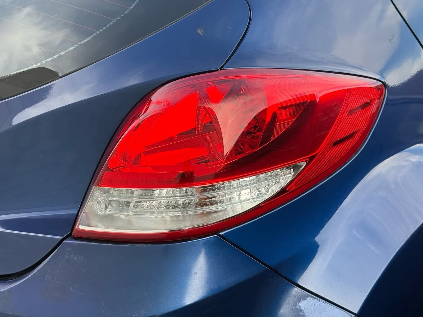 Thumbnail: 2017 Hyundai Veloster - 17